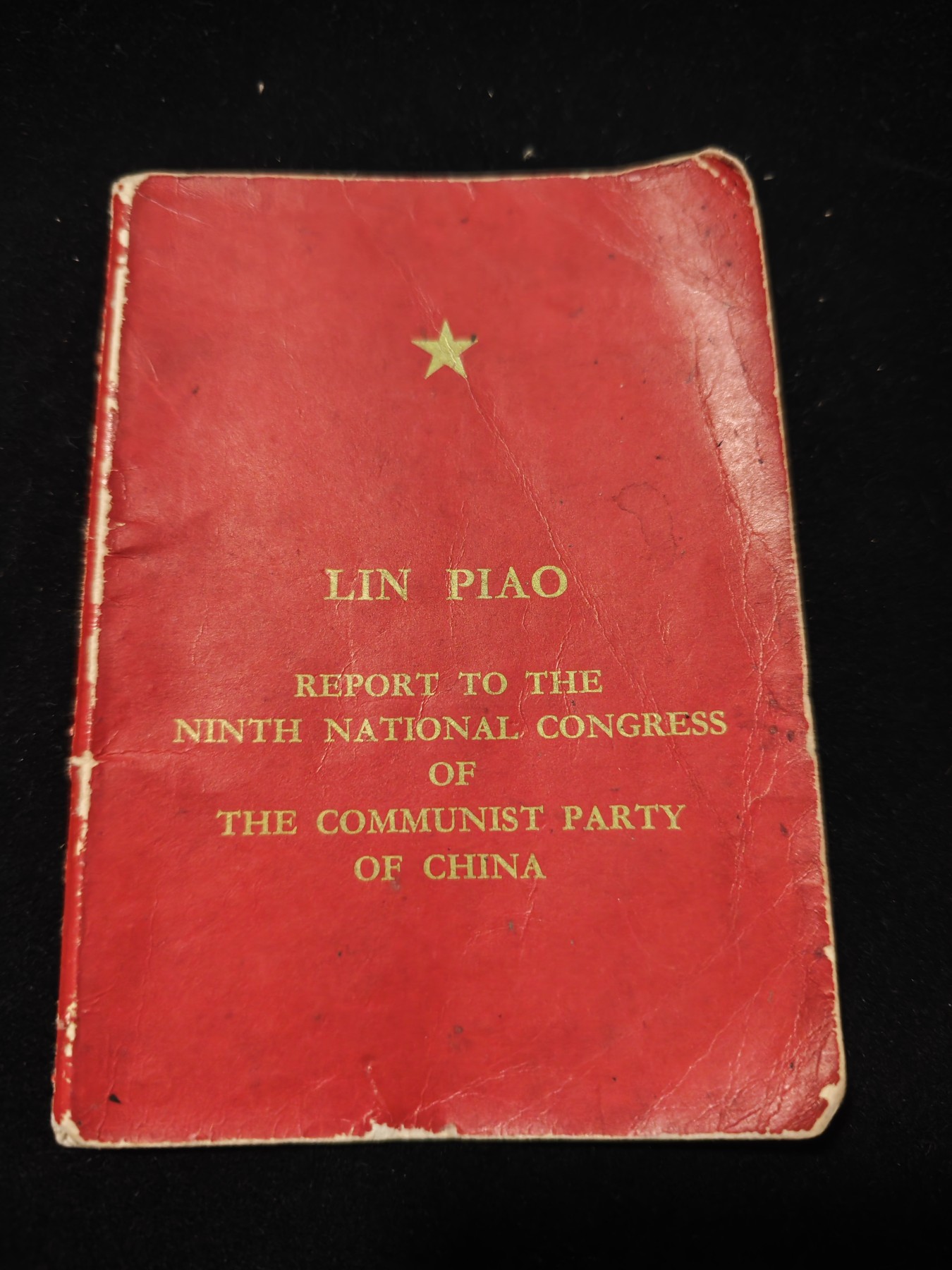红色收藏🇨🇳毛主席像章红宝书专场🔥保真包老放心拍！ 少见林副主席红宝书，外文版