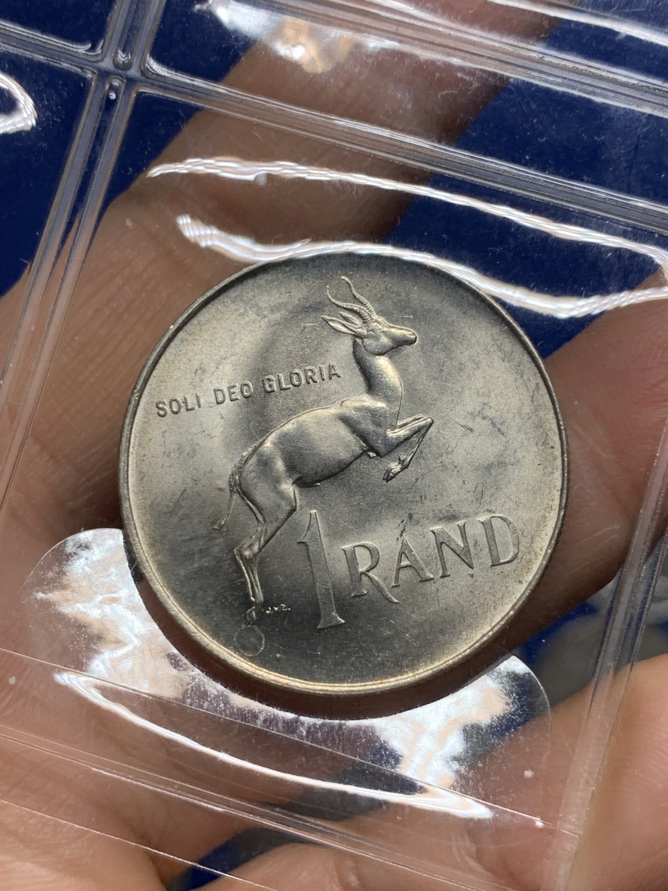 《竞宝斋》第235场-周日，周一，周二，周三 疯狂4连拍 (全场包邮) 3枚一组 南非1兰特大银币 不同版本bu品