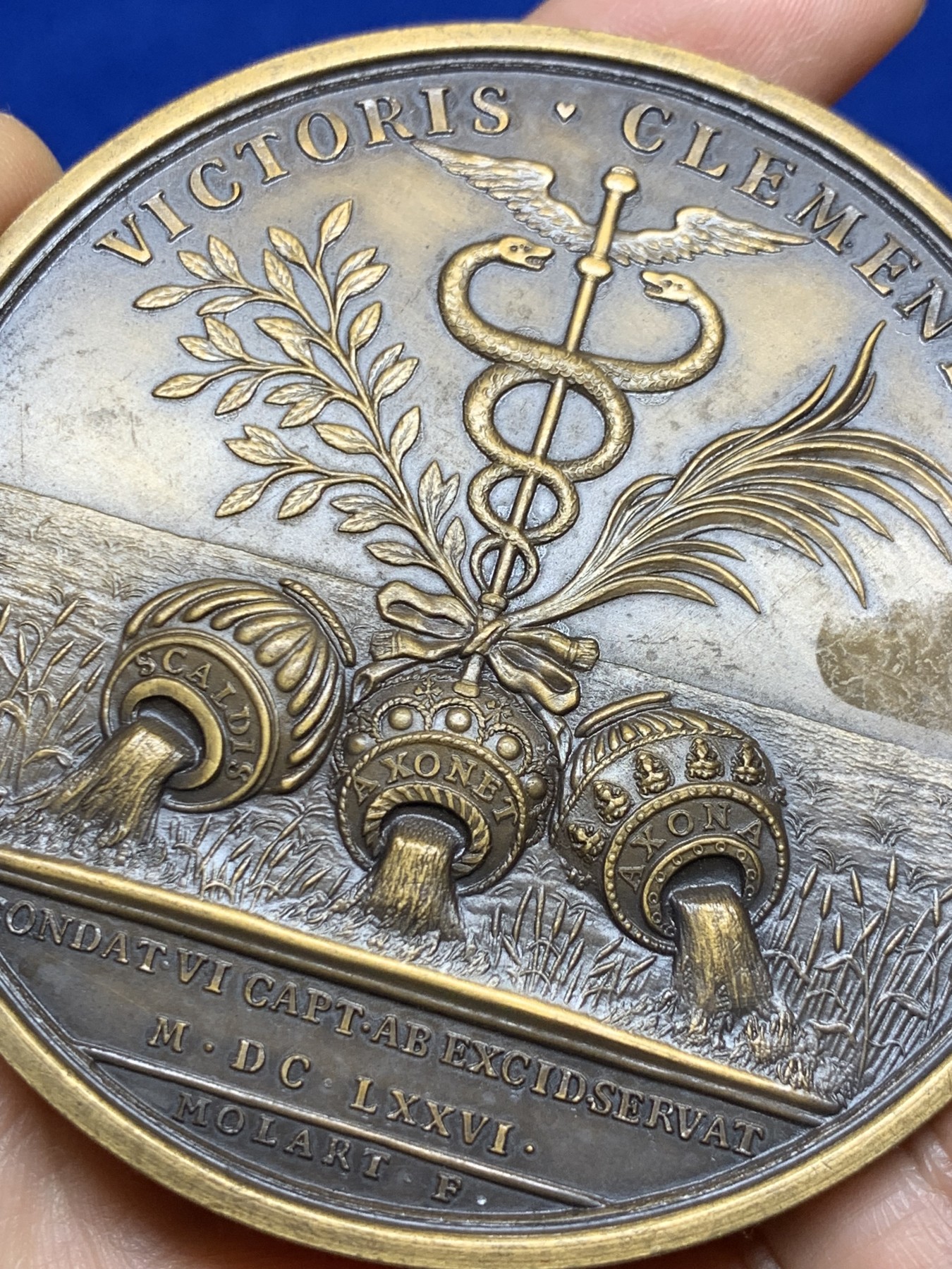 《竞宝斋》第235场-周日，周一，周二，周三 疯狂4连拍 (全场包邮) 1676年 法国太阳王路易十四大铜章，直径72mm，重156g，丰饶角边铭，后铸版