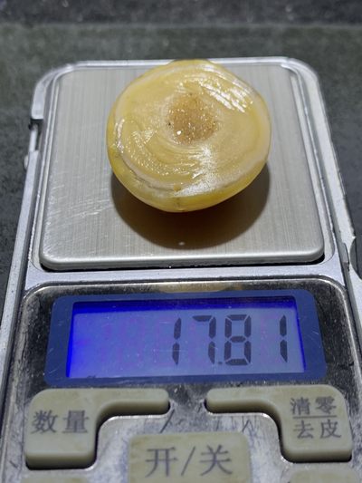 精美亚光晶洞战国红玛瑙手工雕刻双鱼吊坠一个(寓意，富贵有余）， 精美亚光晶洞战国红玛瑙手工雕刻双鱼吊坠一个(寓意，富贵有余），