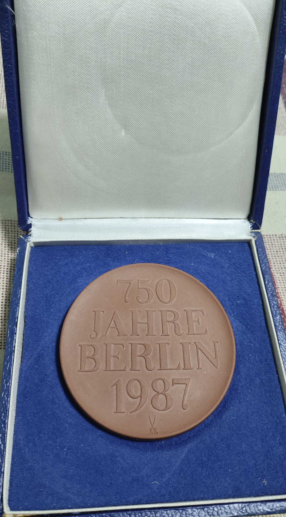 仁孝堂徽章红藏拍卖(第二场) 德国 东德 陶瓷纪念章 纪念柏林成立750周年