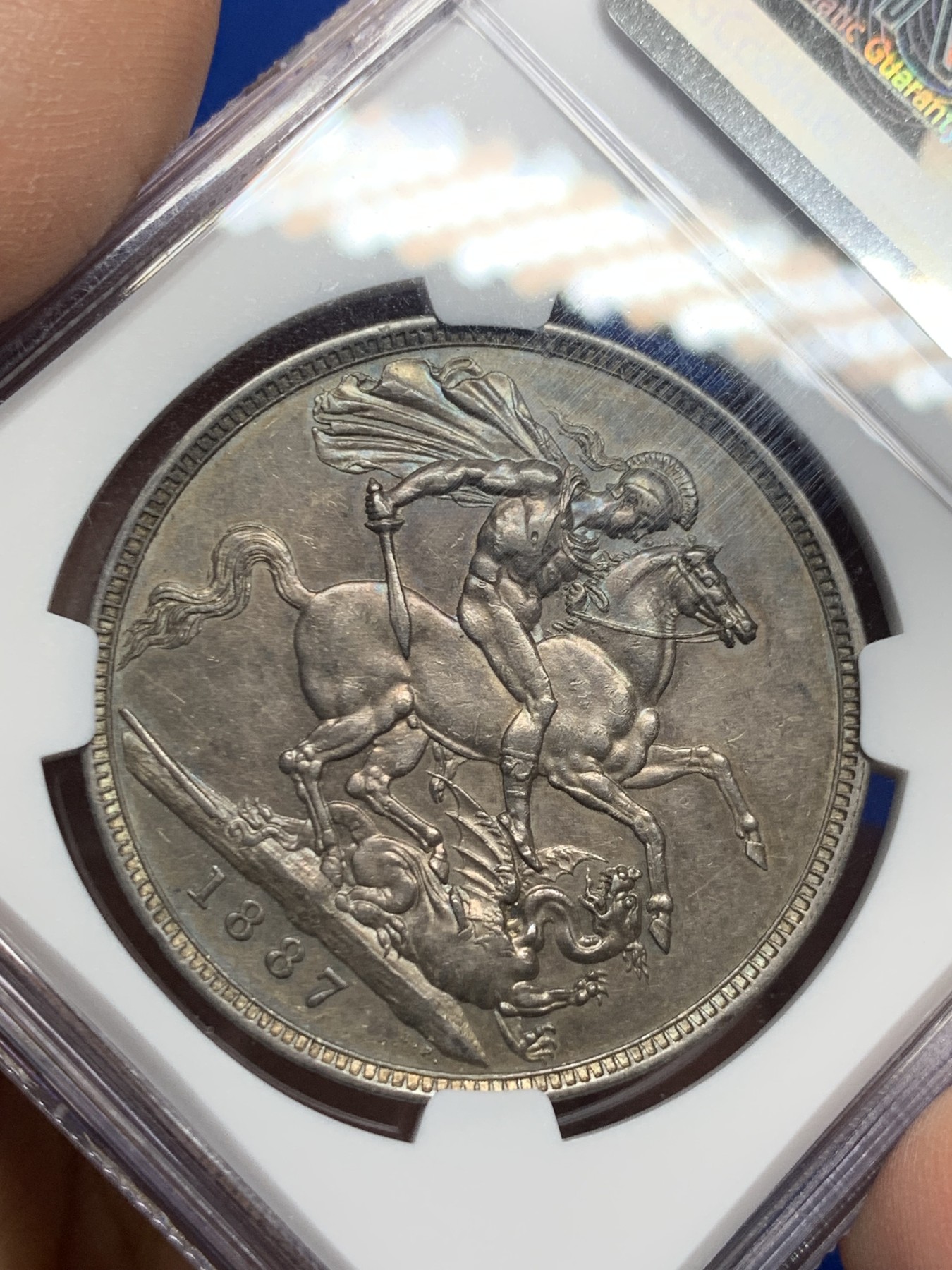 《竞宝斋》第235场-周日，周一，周二，周三 疯狂4连拍 (全场包邮) NGC-AU58   英国 1887年 1克朗 维多利亚马剑 银币