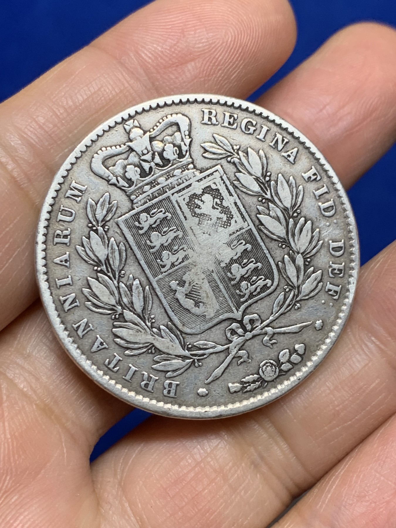 《竞宝斋》第235场-周日，周一，周二，周三 疯狂4连拍 (全场包邮) 1845年英国维多利亚青年克朗盾徽版大银币，发行量只有15.9万