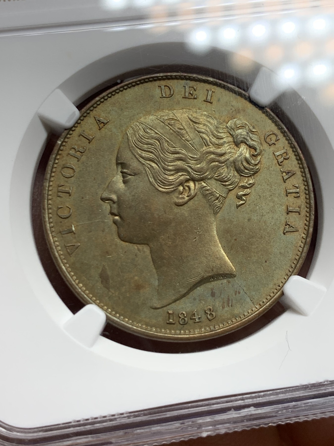 《竞宝斋》第235场-周日，周一，周二，周三 疯狂4连拍 (全场包邮) NGC-UNCD 英国1848/7年青年维多利亚1便士大铜币 少见骑字版（NGC没有标注骑字）