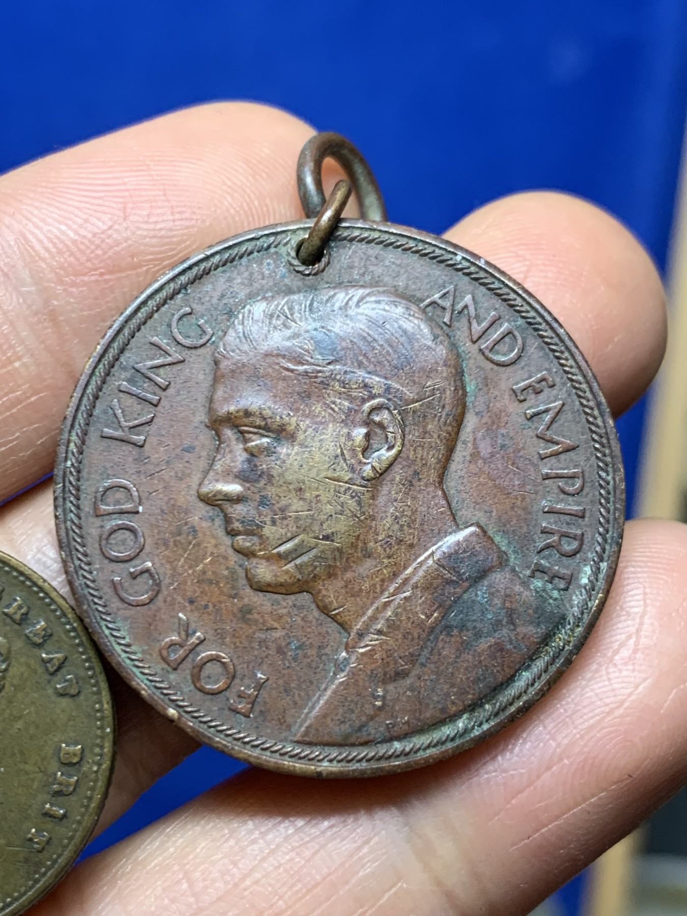 《竞宝斋》第235场-周日，周一，周二，周三 疯狂4连拍 (全场包邮) 两枚一组 维多利亚趣味币+爱德华八世铜吊坠