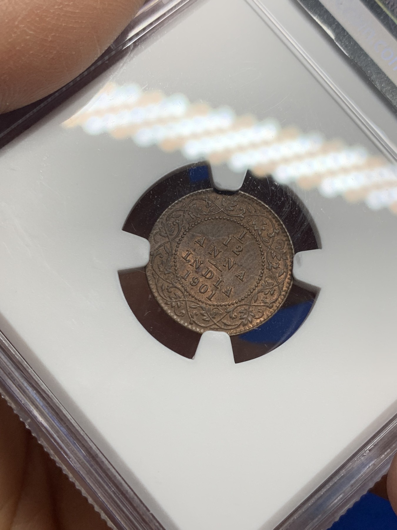 《竞宝斋》第235场-周日，周一，周二，周三 疯狂4连拍 (全场包邮) NGC-MS63BN 英属印度1901年小维1/12安娜铜币，维多利亚女皇。不多见的面值。小维发丝冠冕细节精美，铜光犹存。