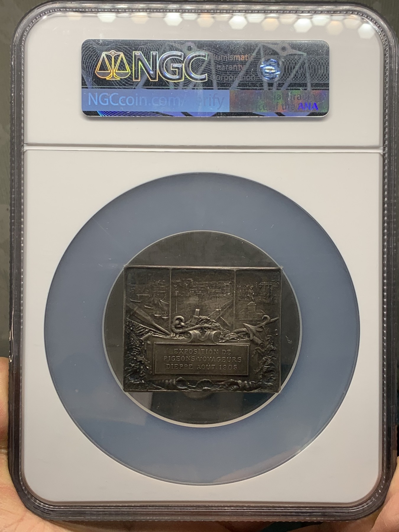 《竞宝斋》第237场- 周日，周一，周二，周日 疯狂4连拍 (全场包邮) NGC-MS64 法国迪耶普城镇纪念方形银章，双美人鱼，以城市港口为背景的各种海上装置向我们展示了一个繁荣的海边城市，超大盒子