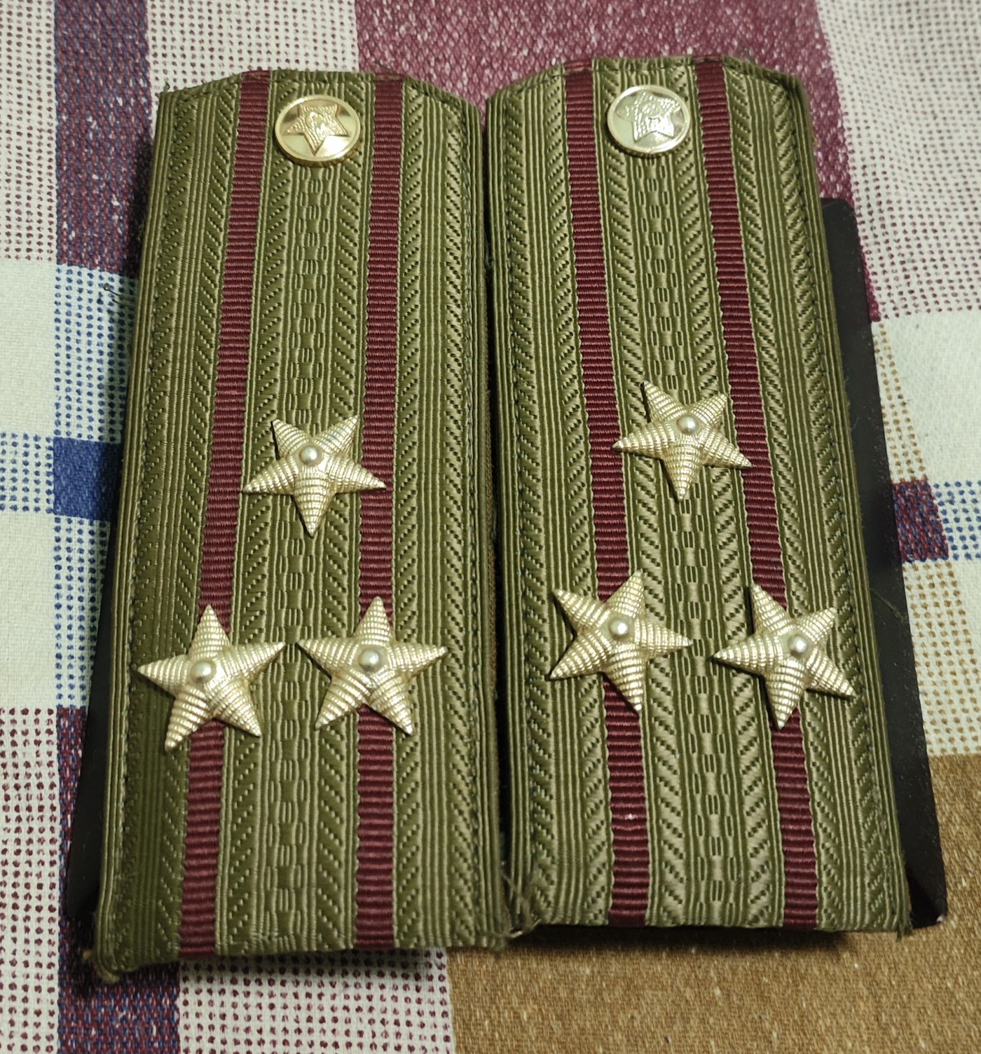 仁孝堂徽章红藏拍卖(第二场) 苏联 M69内务部上校肩章 品相不错