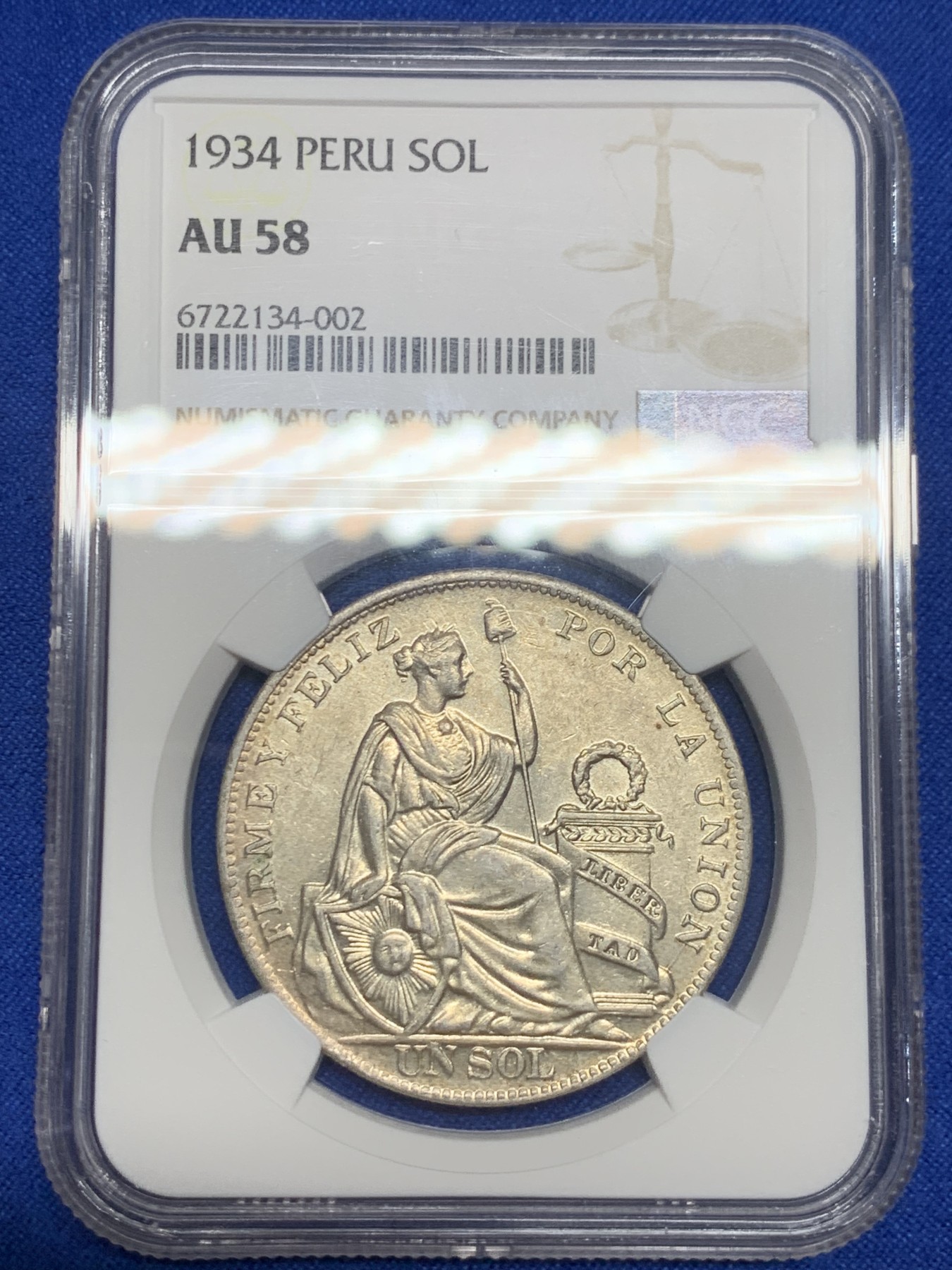 《竞宝斋》第235场-周日，周一，周二，周三 疯狂4连拍 (全场包邮) NGC-AU58 秘鲁1934年坐洋自由女神一索尔银币，原汁原味老包浆，极美黄油彩，状态极佳，非常漂亮，南美洲主币。略为低评，品质和状态绝对不输MS级，获得更高的评分数目才91枚。