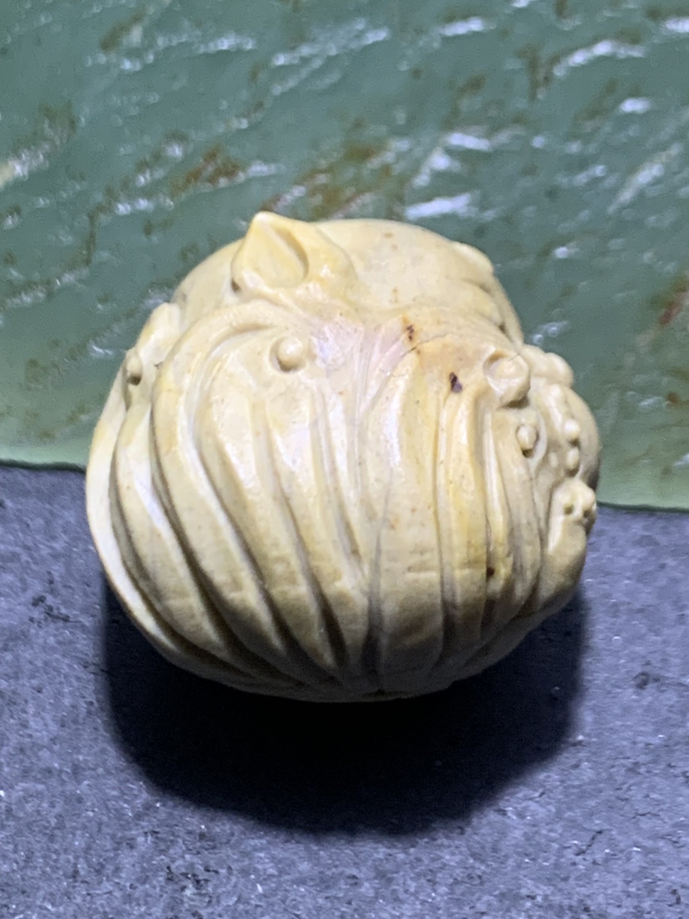 精美亚光戈壁彩玉雕刻灵狐珠子一个！
