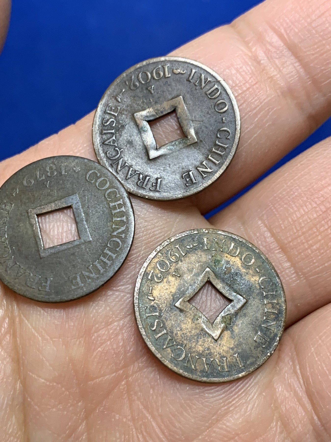 《竞宝斋》第235场-周日，周一，周二，周三 疯狂4连拍 (全场包邮) 三枚一组 安南之大法国当二铜币