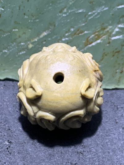 精美亚光戈壁彩玉雕刻灵狐珠子一个！ 精美亚光戈壁彩玉雕刻灵狐珠子一个！