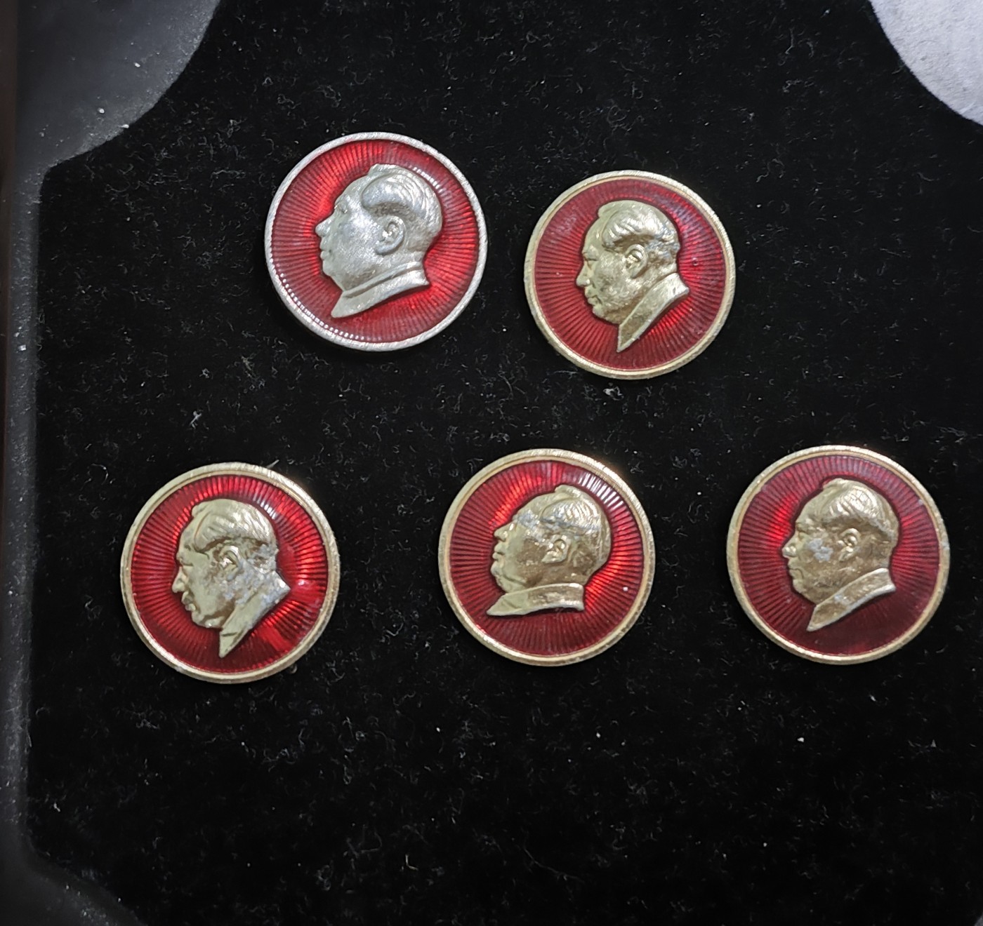 仁孝堂徽章红藏拍卖(第二场) 5个上海小毛像 