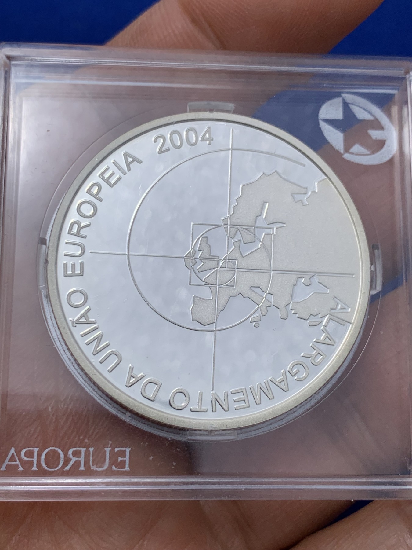 《竞宝斋》第235场-周日，周一，周二，周三 疯狂4连拍 (全场包邮) 全新PL 葡萄牙 2004年 8欧元 欧盟东扩精制银币 1盎司925银 少见品种 全新未动