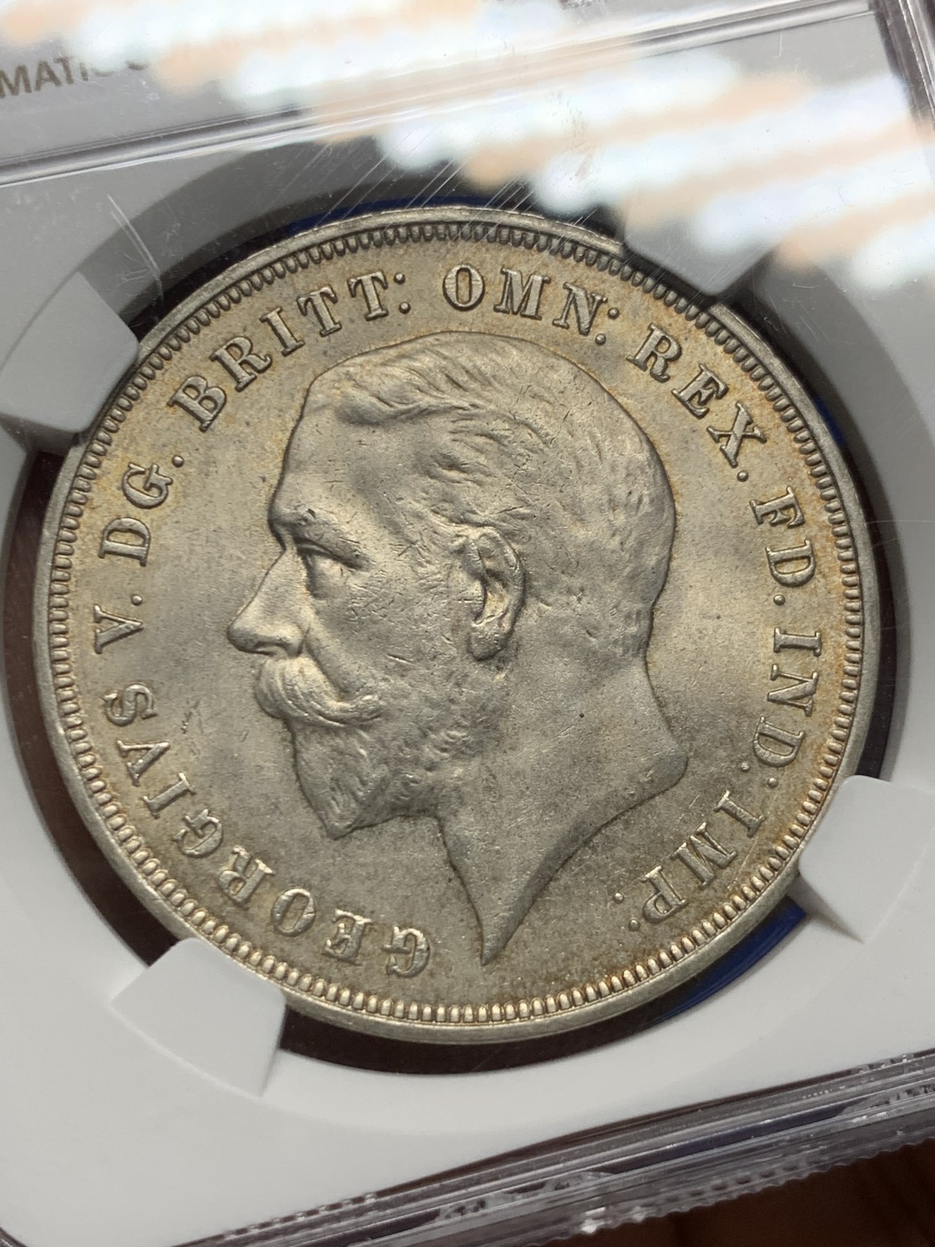 《竞宝斋》第235场-周日，周一，周二，周三 疯狂4连拍 (全场包邮) NGC MS63 英国 1935年 乔治五世木马剑1克朗银币 淡彩包浆 不错