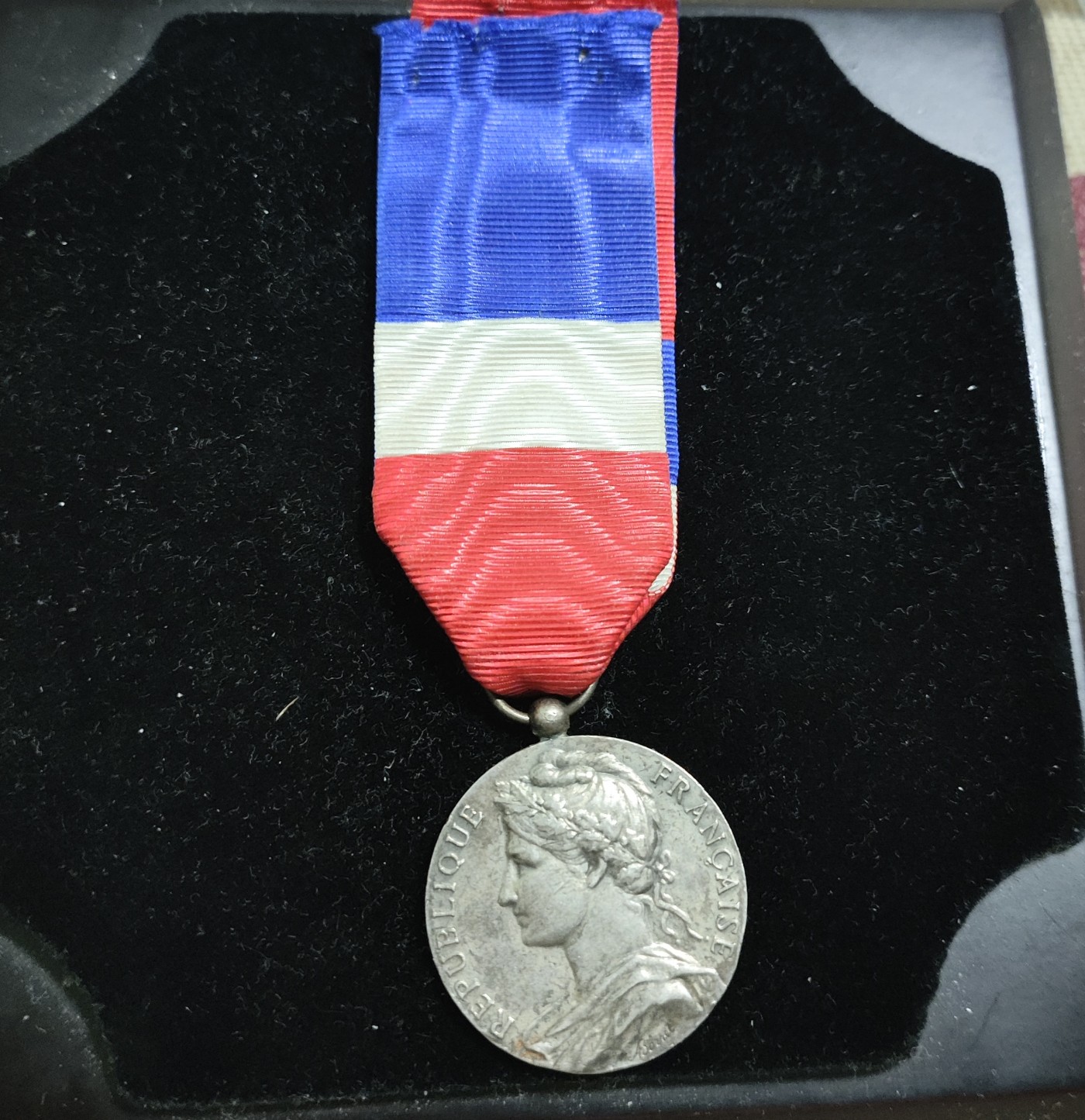 仁孝堂徽章红藏拍卖(第二场) 法国劳工奖章 纯银制成 带丰饶角银标 1978年授予得主