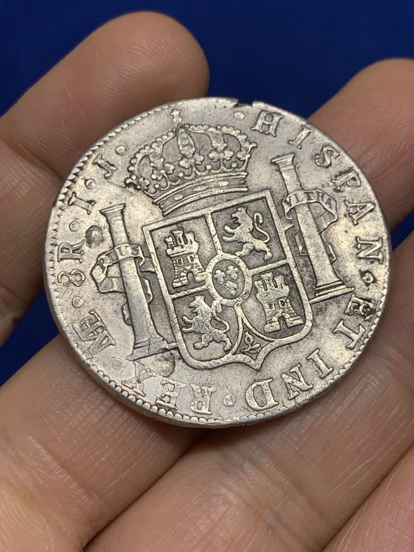 《竞宝斋》第235场-周日，周一，周二，周三 疯狂4连拍 (全场包邮) 1799年西属秘鲁卡洛斯四世双柱8R银币 国内流通美戳 边有铸缺 细节见图