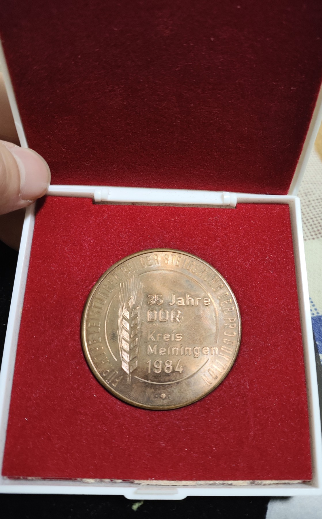 仁孝堂徽章红藏拍卖(第二场) 东德牛马铜章 农业种植30年纪念铜章