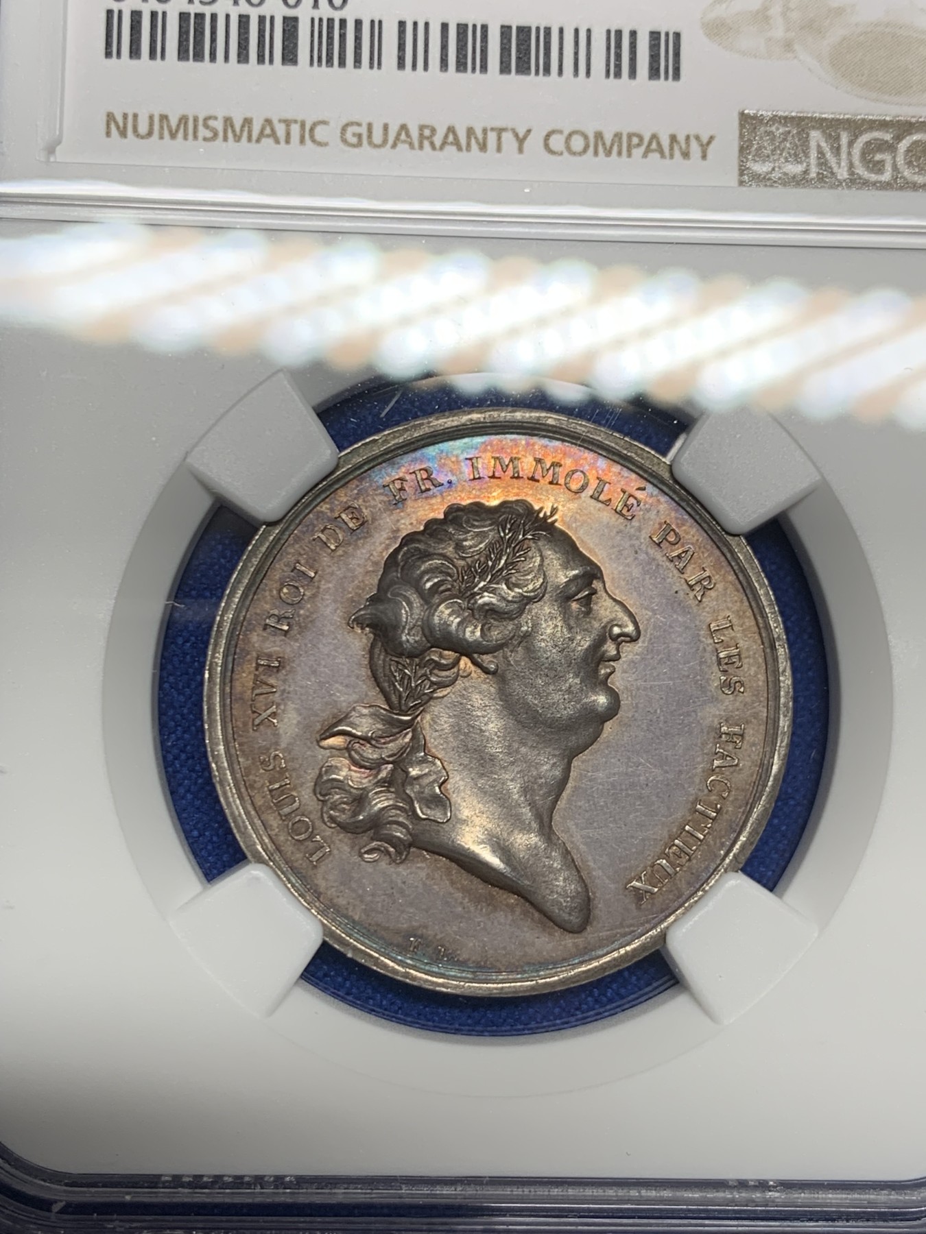 《竞宝斋》第237场- 周日，周一，周二，周日 疯狂4连拍 (全场包邮) NGC-MS62 德国名家loos作品 悼念法国大革命1793年路易十六银章，象征波旁王朝的鸢尾花羊皮纸被撕破，电闪雷鸣，法国大革命搅得欧洲天翻地覆，五彩包浆