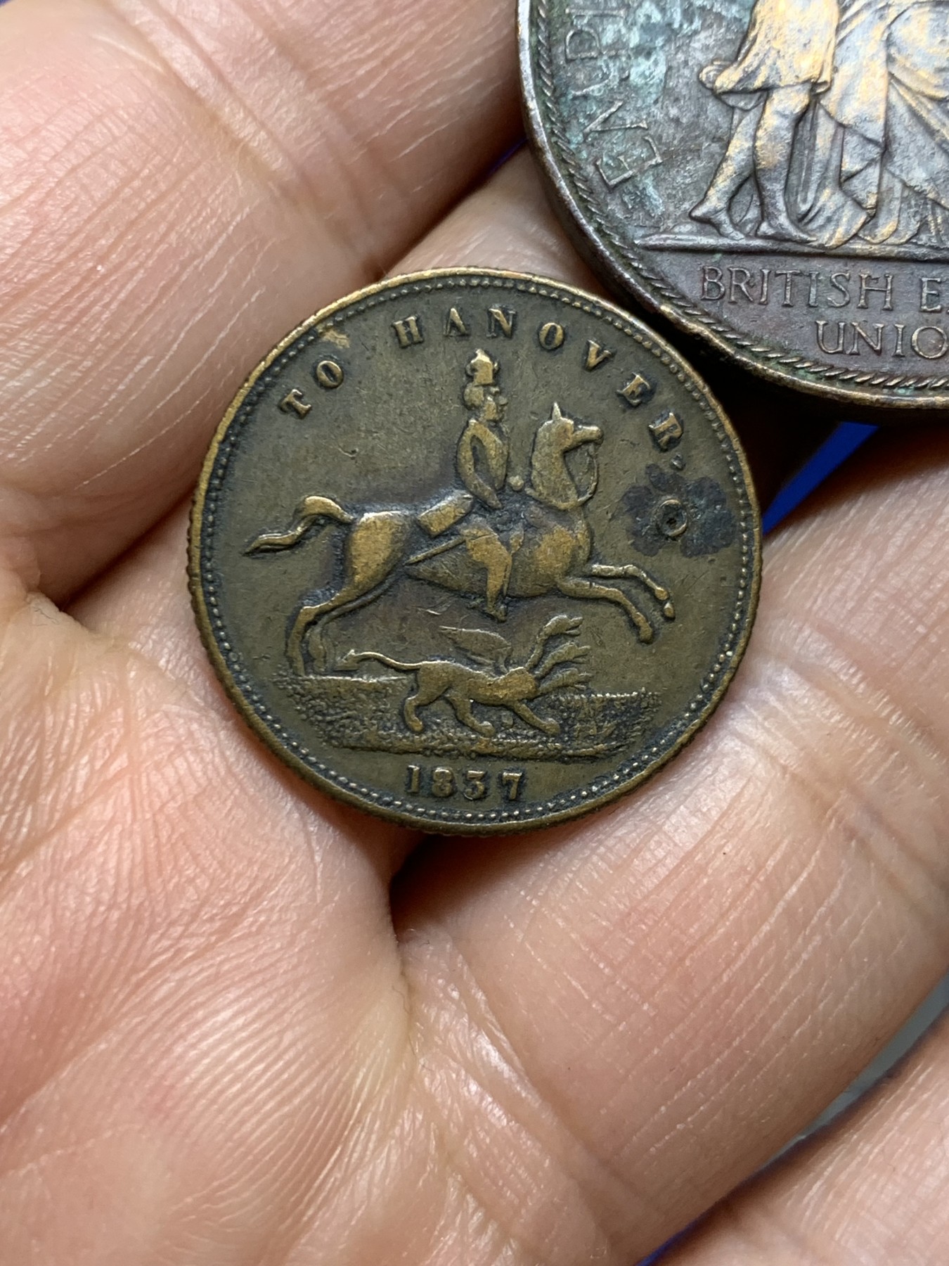 《竞宝斋》第235场-周日，周一，周二，周三 疯狂4连拍 (全场包邮) 两枚一组 维多利亚趣味币+爱德华八世铜吊坠