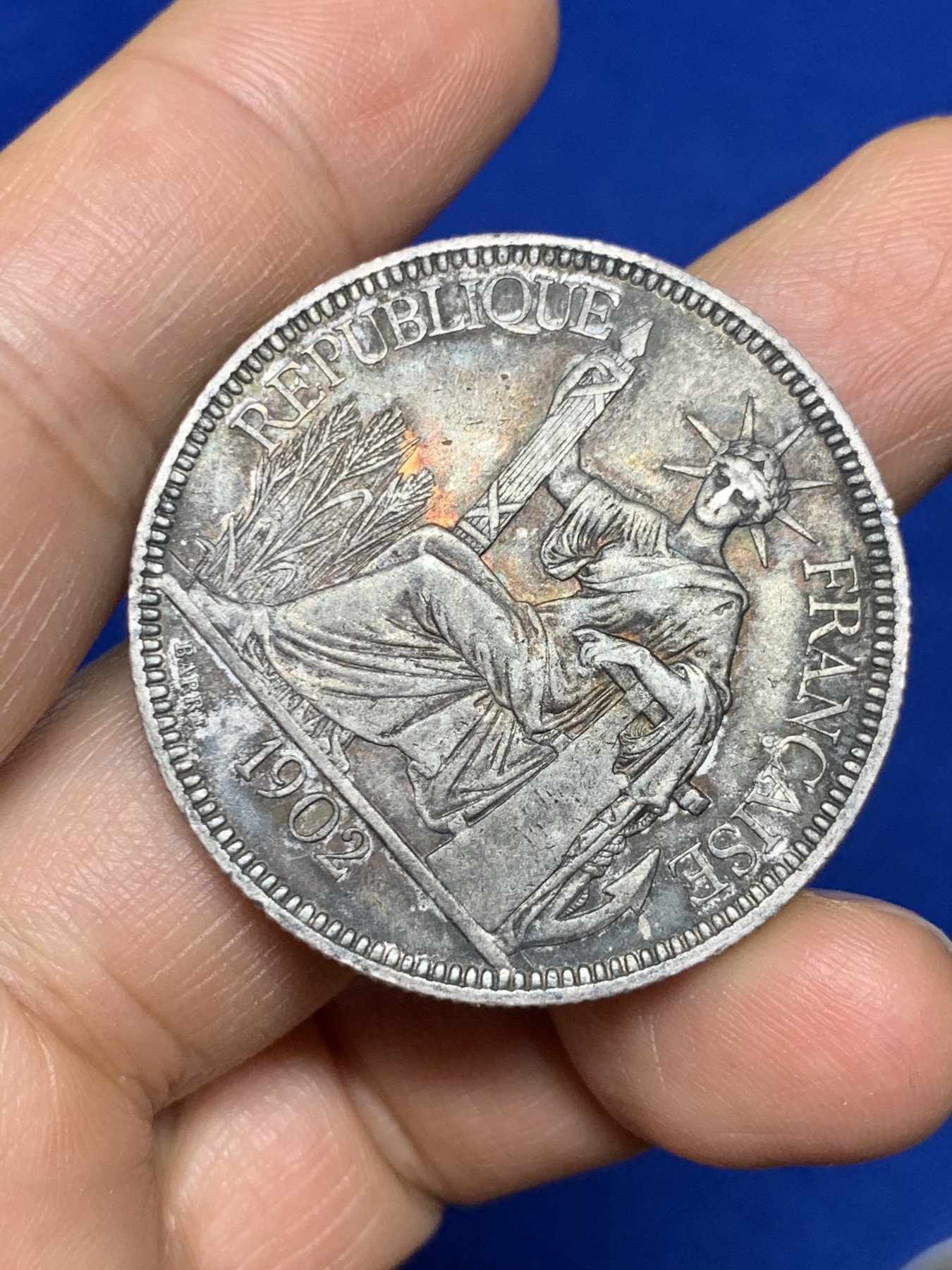 《竞宝斋》第235场-周日，周一，周二，周三 疯狂4连拍 (全场包邮) 法属印支1902年坐洋一元大银币 双面深包浆 带底光 挺好看