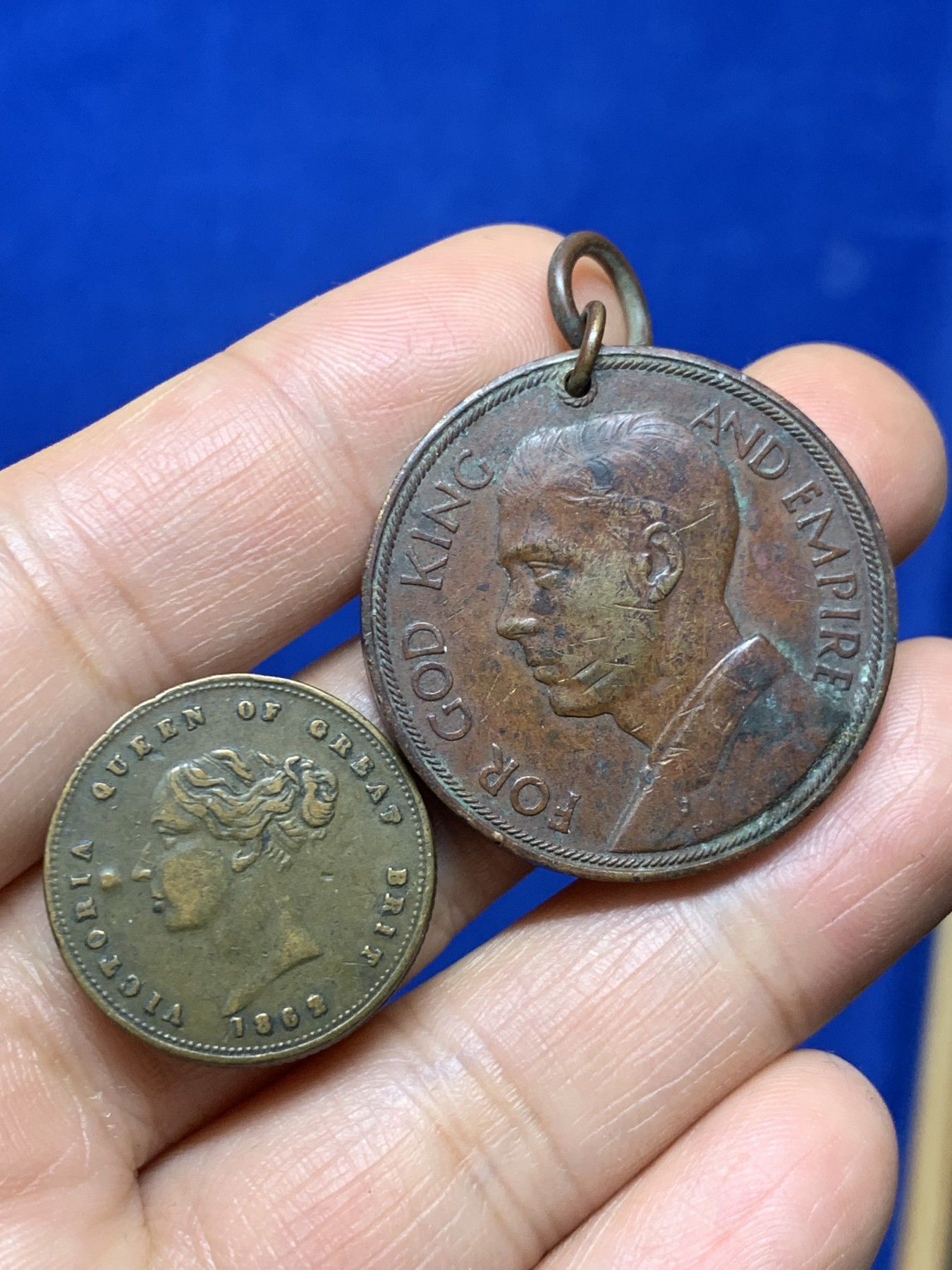 《竞宝斋》第235场-周日，周一，周二，周三 疯狂4连拍 (全场包邮) 两枚一组 维多利亚趣味币+爱德华八世铜吊坠