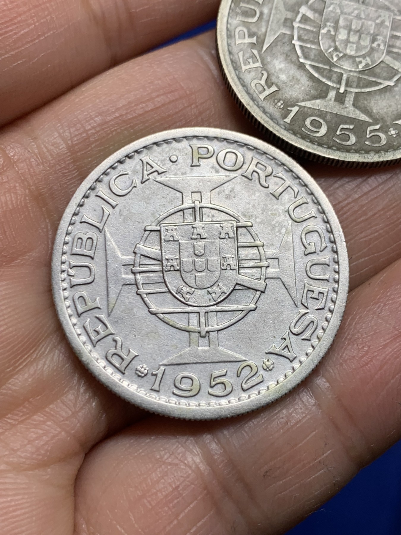 《竞宝斋》第235场-周日，周一，周二，周三 疯狂4连拍 (全场包邮) 两枚一组 葡属莫桑比克20埃斯库多银币 1955年+1952年