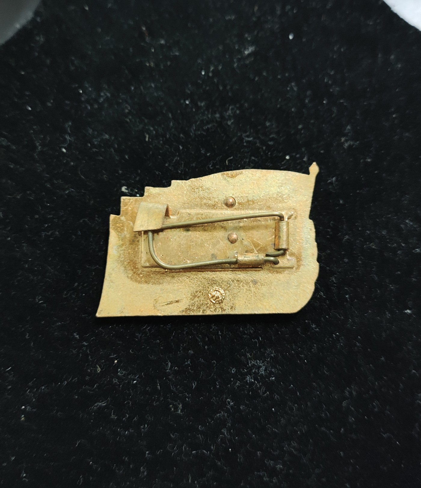 仁孝堂徽章红藏拍卖(第二场) 苏联小旗子 代表证章 全苏联工会第18届大会代表证章 造币厂制造 珐琅有微小瑕疵 不算明显