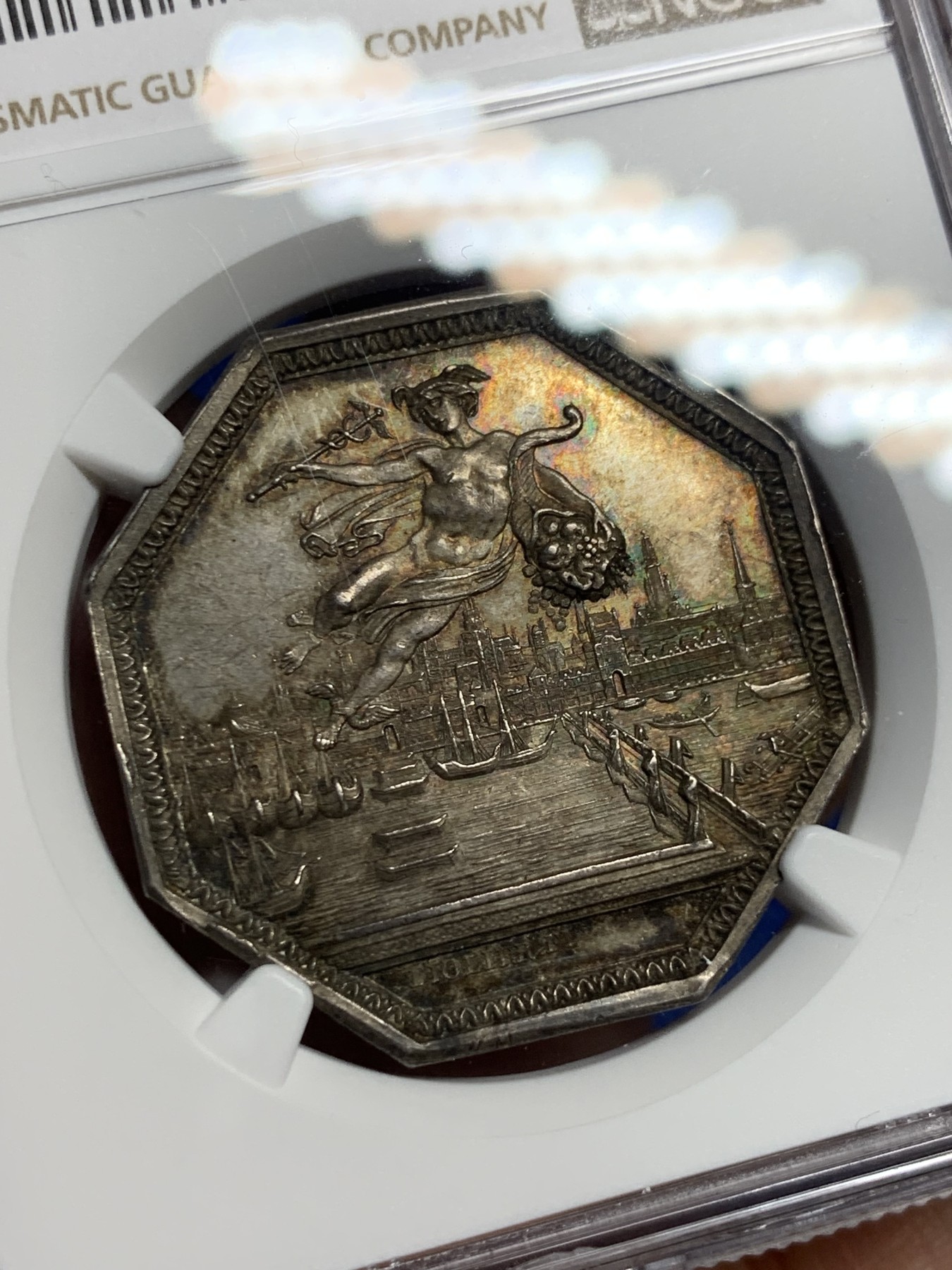 《竞宝斋》第237场- 周日，周一，周二，周日 疯狂4连拍 (全场包邮) NGC-MS64 法国鲁昂商会八角银质代币，鲁昂城上飞天的墨丘利福泽全城