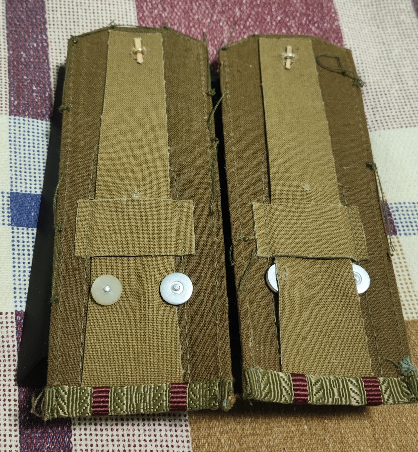 仁孝堂徽章红藏拍卖(第二场) 苏联 M69内务部上校肩章 品相不错