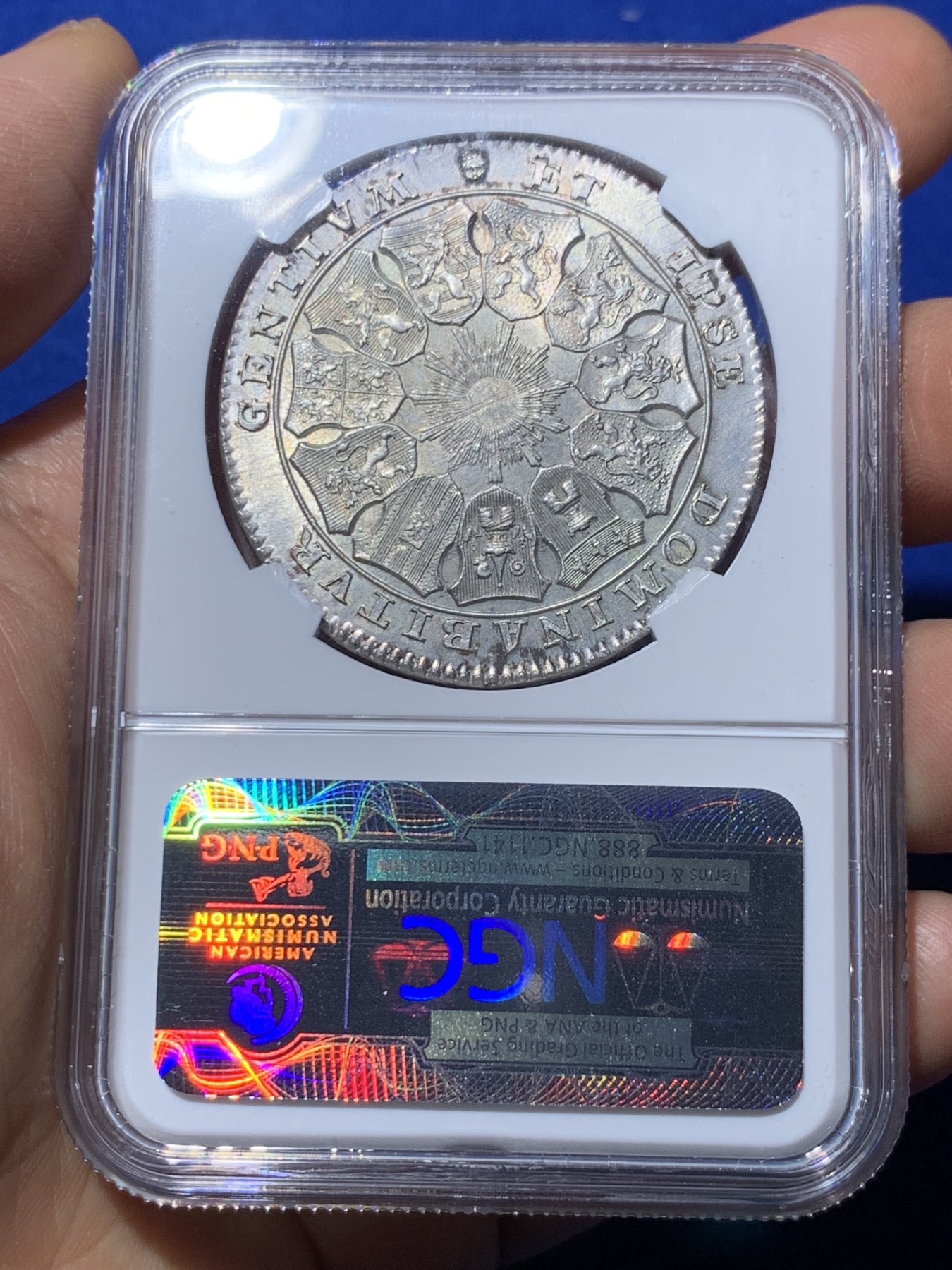 《竞宝斋》第235场-周日，周一，周二，周三 疯狂4连拍 (全场包邮) NGC MS63 奥属尼德兰 1790 比利时合众国（只存在了11个月） 第一次起义时期铸造 3弗洛林大银币 32.67克 状态近乎完美 63分中的战斗机