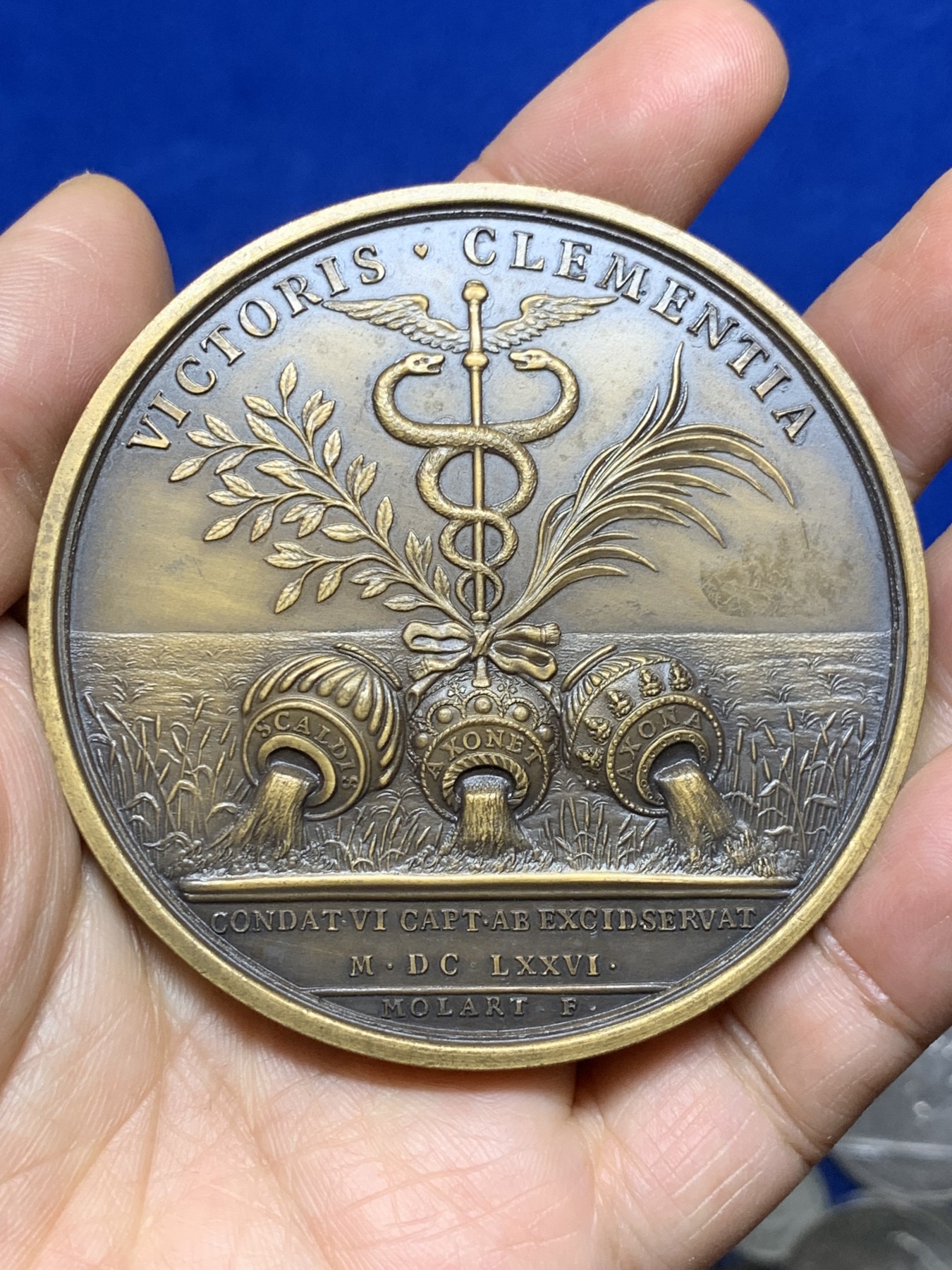 《竞宝斋》第235场-周日，周一，周二，周三 疯狂4连拍 (全场包邮) 1676年 法国太阳王路易十四大铜章，直径72mm，重156g，丰饶角边铭，后铸版