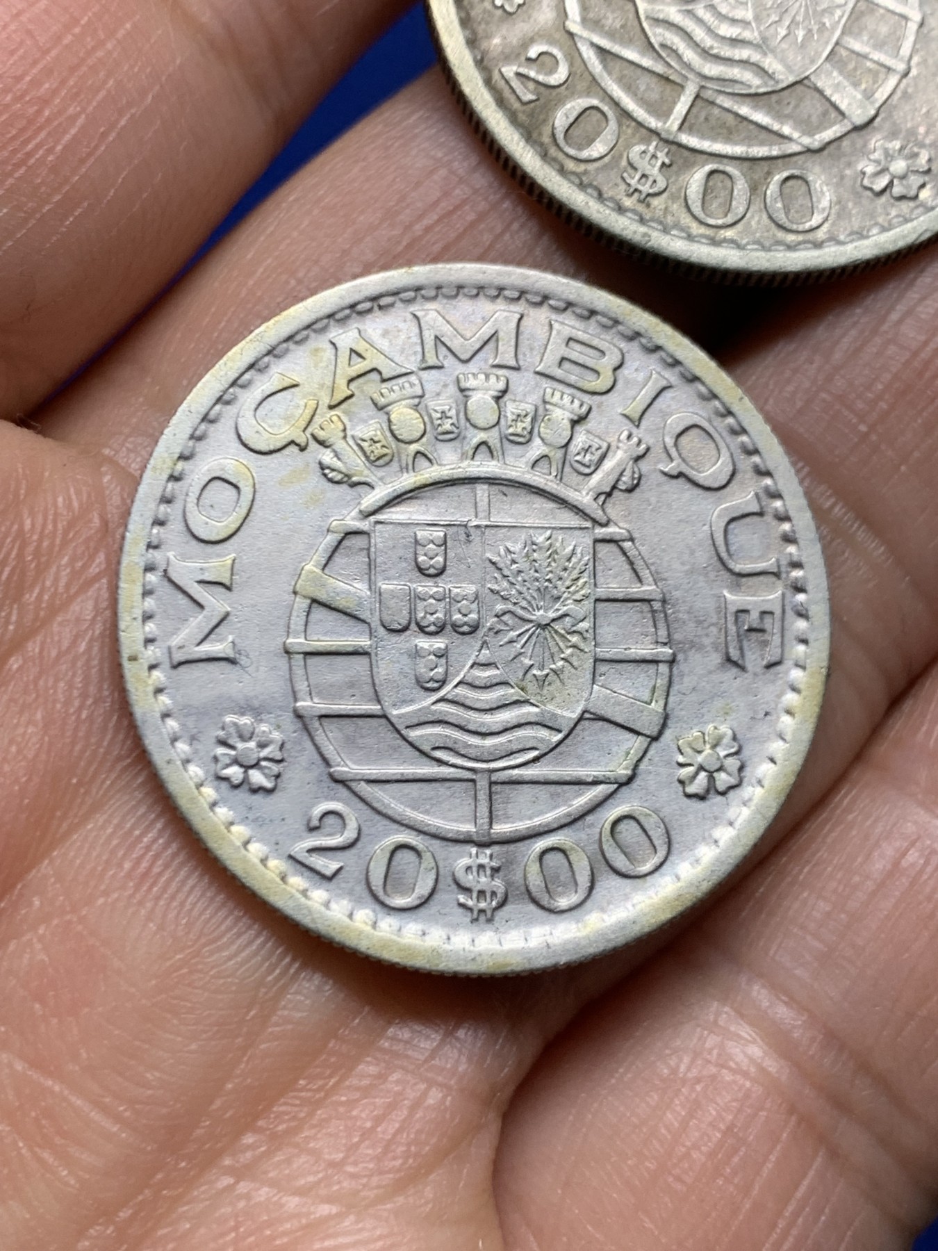 《竞宝斋》第235场-周日，周一，周二，周三 疯狂4连拍 (全场包邮) 两枚一组 葡属莫桑比克20埃斯库多银币 1955年+1952年