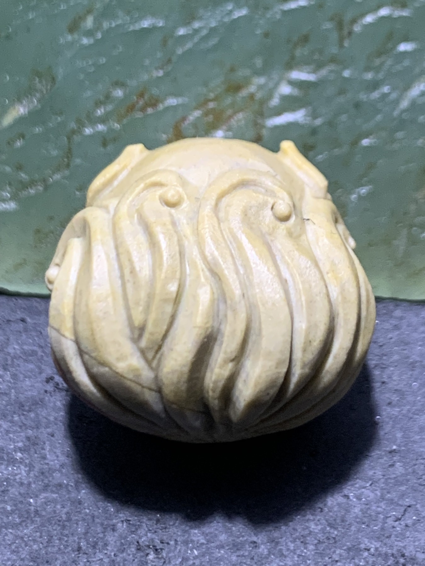 精美亚光戈壁彩玉雕刻灵狐珠子一个！
