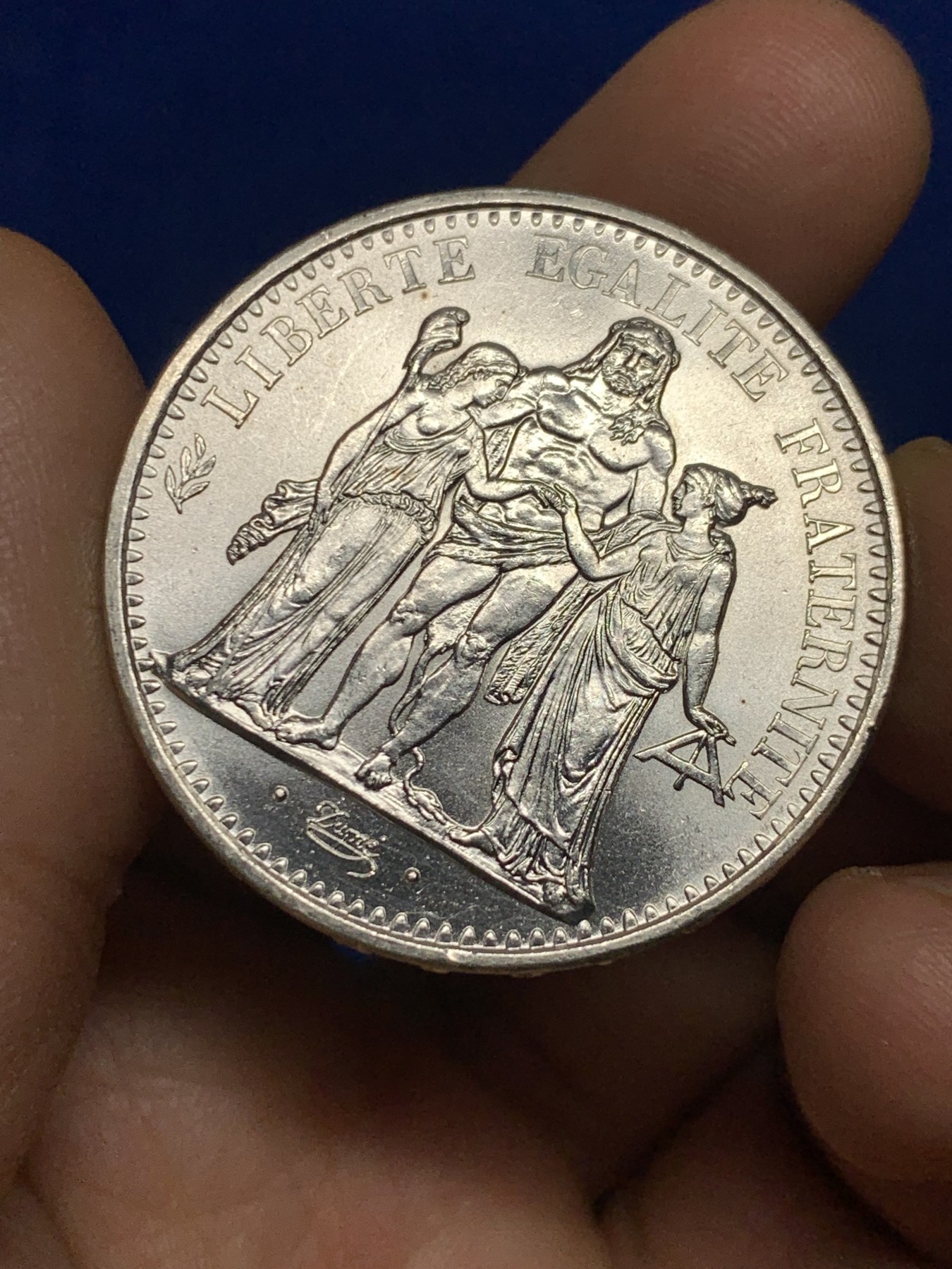 《竞宝斋》第235场-周日，周一，周二，周三 疯狂4连拍 (全场包邮) BU顶级 法国 1965年 10法郎大力神银币 不折不扣的全新品相 裸币无对手 不多说了自己看