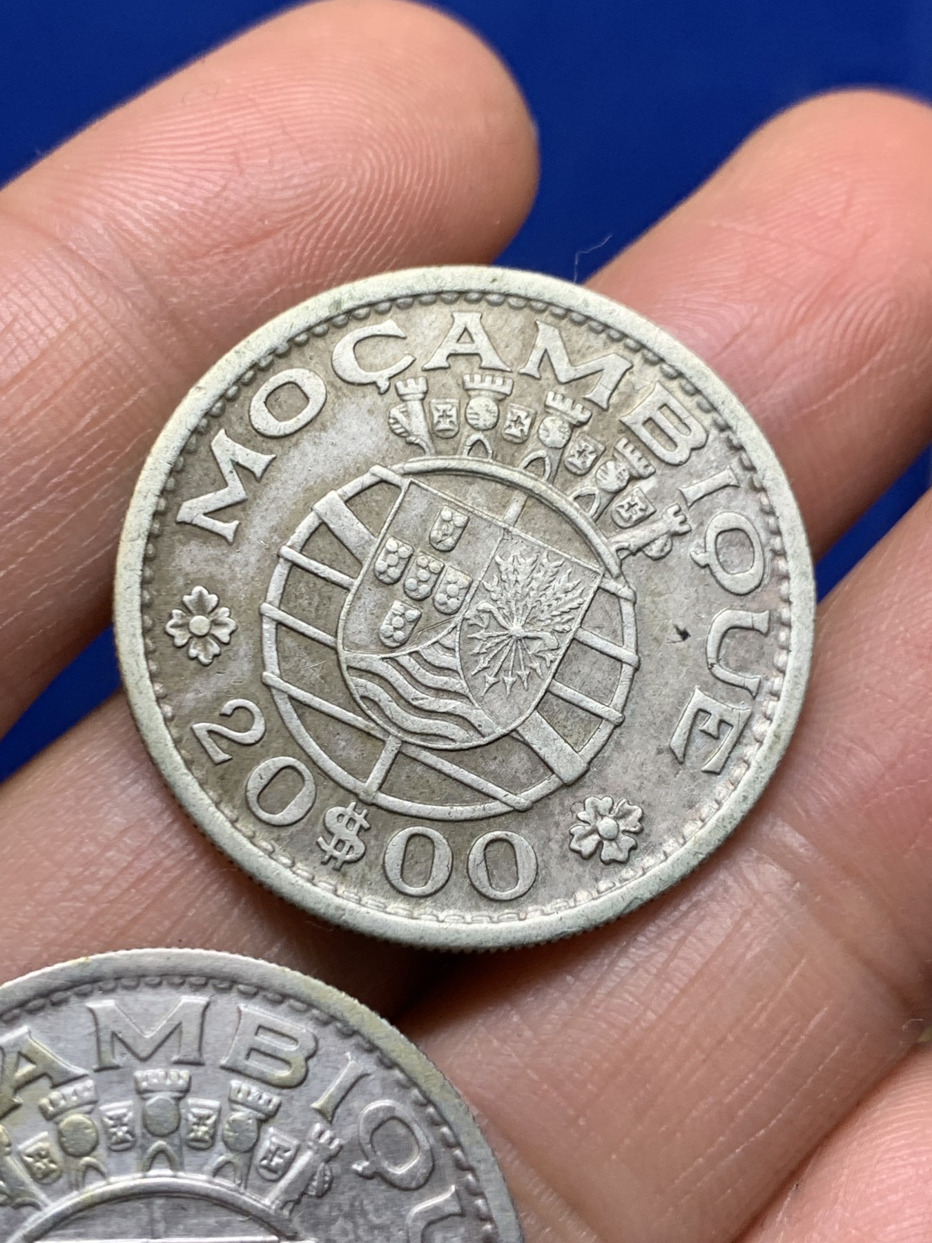 《竞宝斋》第235场-周日，周一，周二，周三 疯狂4连拍 (全场包邮) 两枚一组 葡属莫桑比克20埃斯库多银币 1955年+1952年