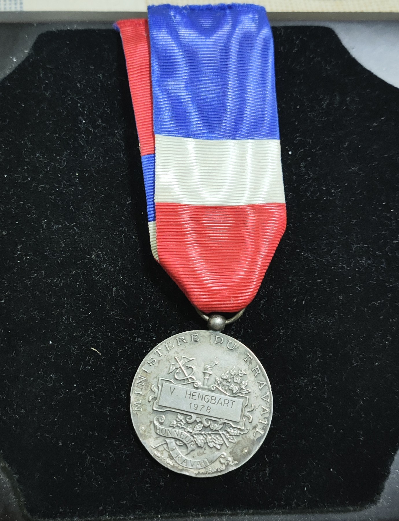 仁孝堂徽章红藏拍卖(第二场) 法国劳工奖章 纯银制成 带丰饶角银标 1978年授予得主