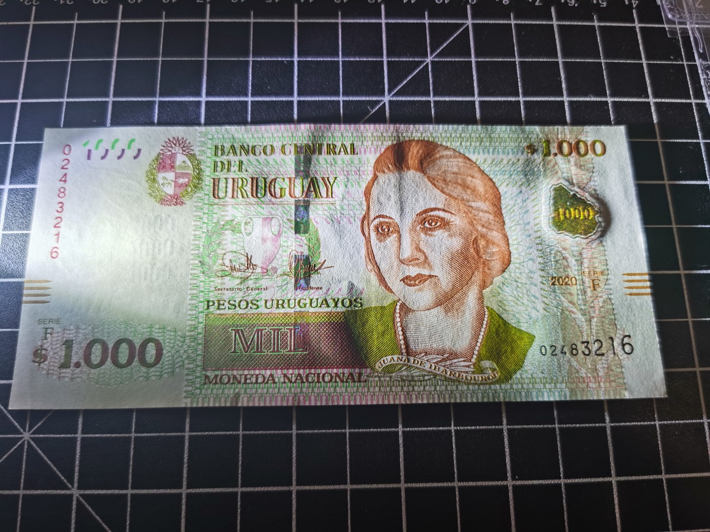 Immortal auction(精品场) 乌拉圭1000，Unc