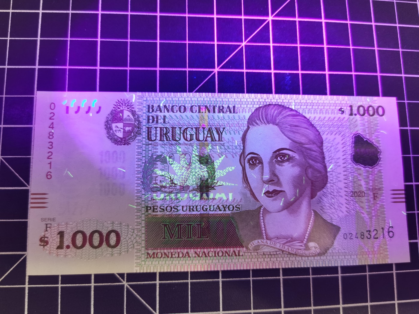 Immortal auction(精品场) 乌拉圭1000，Unc