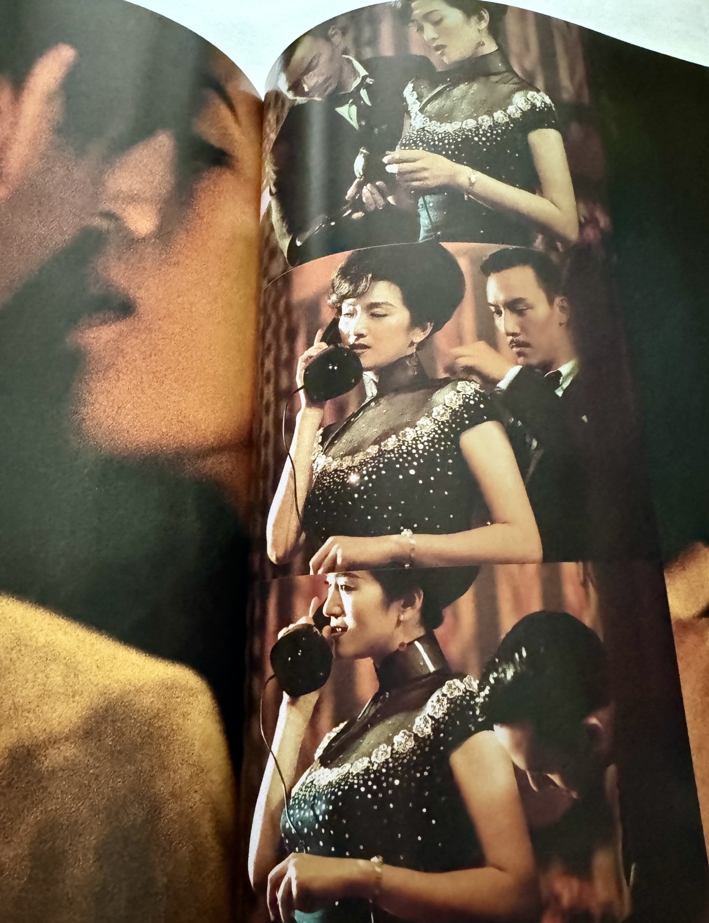 零元拍：王家卫导演亲笔签名英文版影像集«WKW: The Cinema of Wong Kar Wai» 。