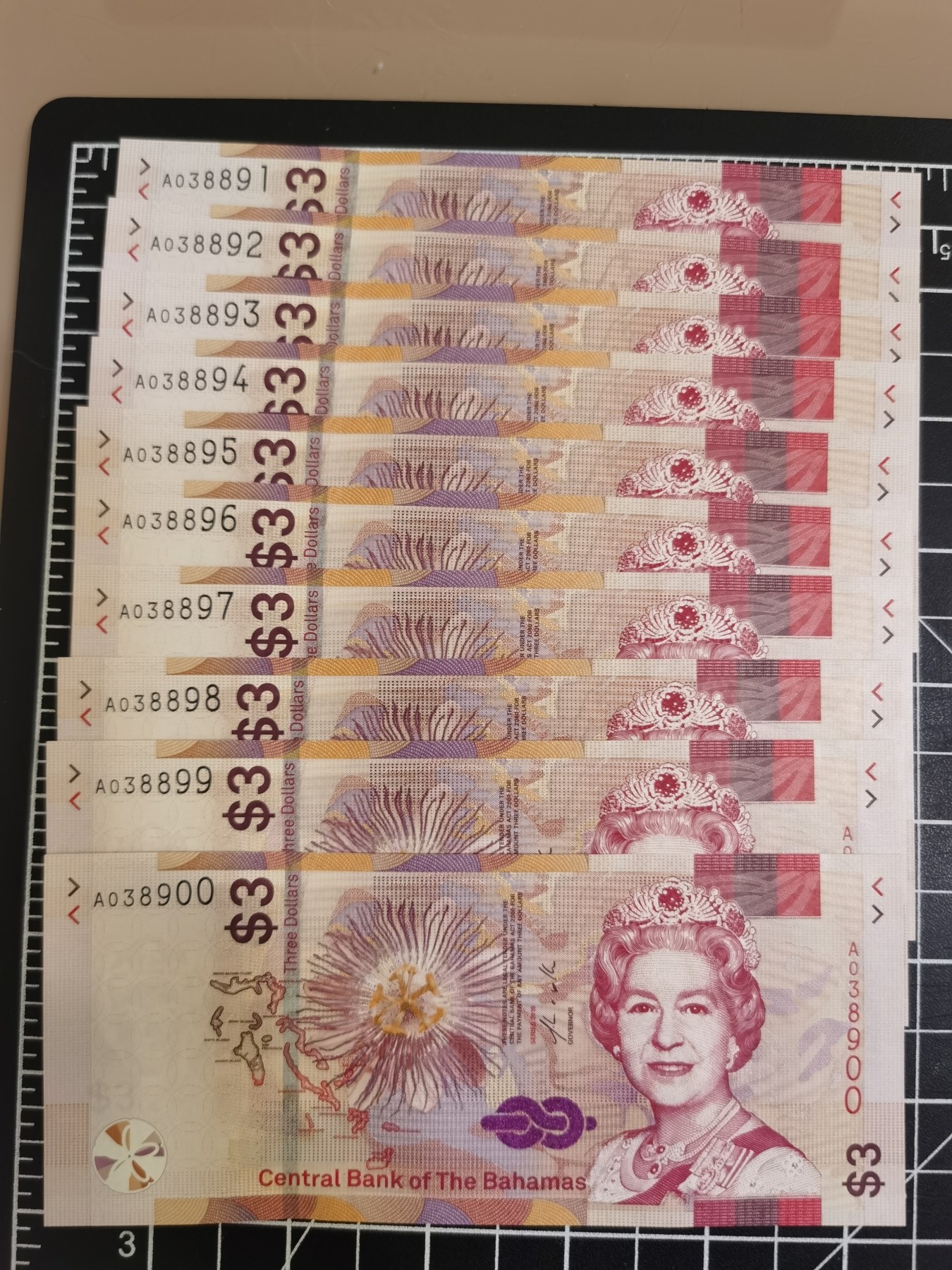 Immortal auction(精品场) 巴哈马3 （10连号），Unc