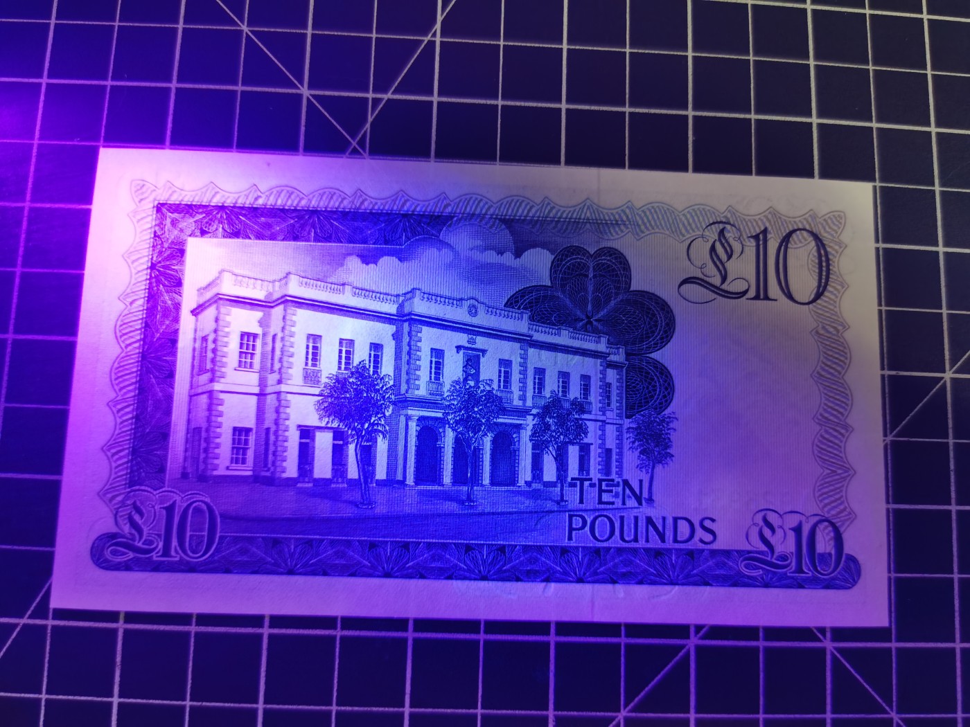 Immortal auction(精品场) 直布罗陀10女王，雕刻精美，Unc