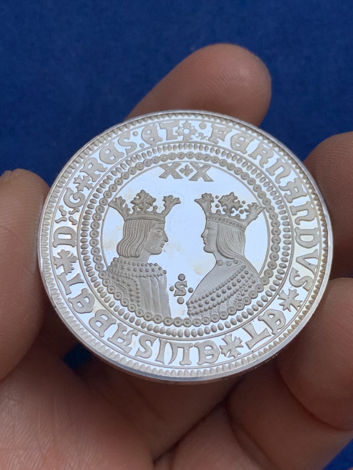 《竞宝斋》第238场-周日，周一，周二，周三 疯狂4连拍 (全场包邮) 西班牙 双皇纪念银章 20.55克 40.1mm