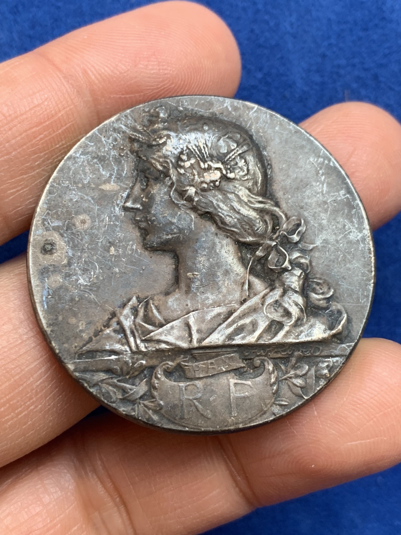 《竞宝斋》第238场-周日，周一，周二，周三 疯狂4连拍 (全场包邮) 法国1898 女神镀银铜章 30.84克 40.6mm