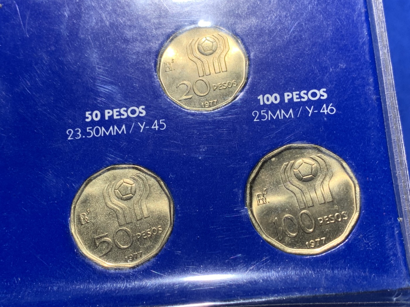 《竞宝斋》第238场-周日，周一，周二，周三 疯狂4连拍 (全场包邮) 阿根廷 1977 世界足球锦标赛 6枚套 含3枚银币 银币总重50克900银