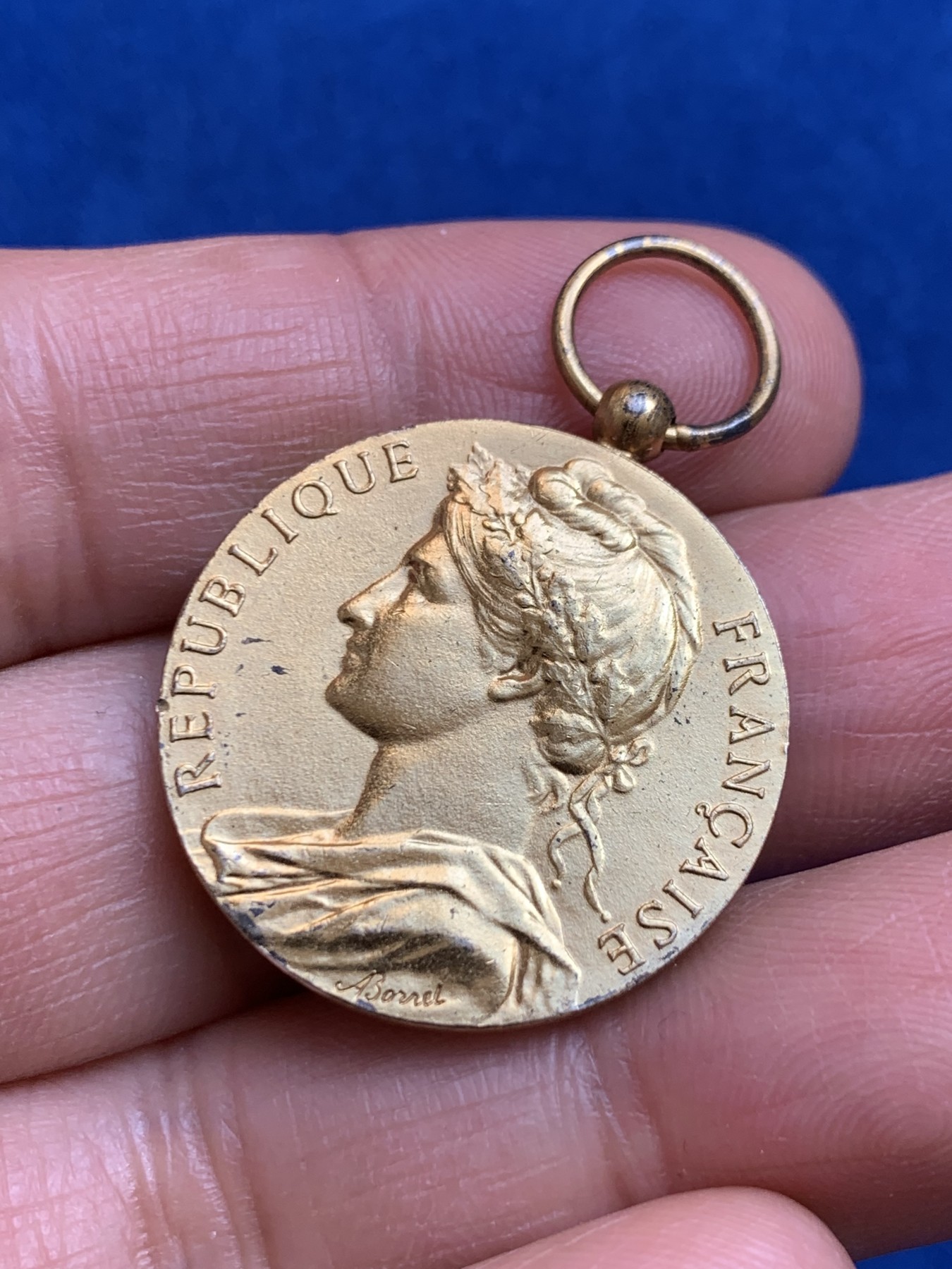 《竞宝斋》第238场-周日，周一，周二，周三 疯狂4连拍 (全场包邮) 法国1974年 女神 镀金银章 10克 27mm