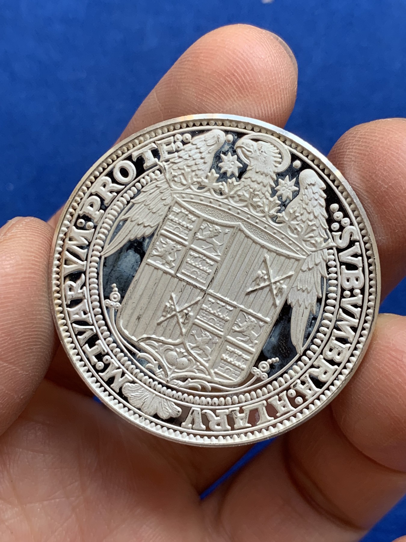 《竞宝斋》第238场-周日，周一，周二，周三 疯狂4连拍 (全场包邮) 西班牙 双皇纪念银章 20.55克 40.1mm