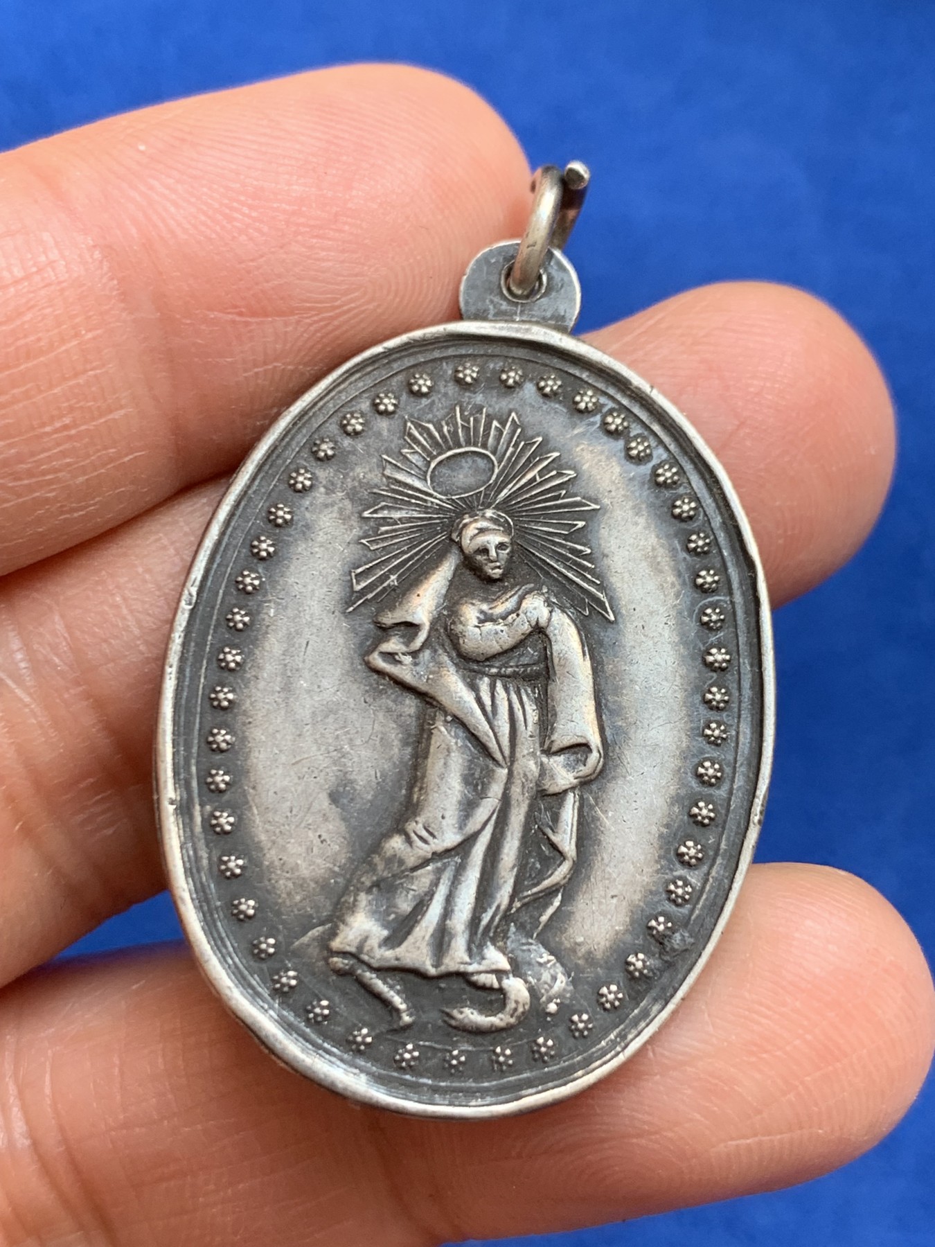 《竞宝斋》第238场-周日，周一，周二，周三 疯狂4连拍 (全场包邮) 法国 十九世纪 圣母玛丽亚 银章 11.3克 37.5* 28.3mm