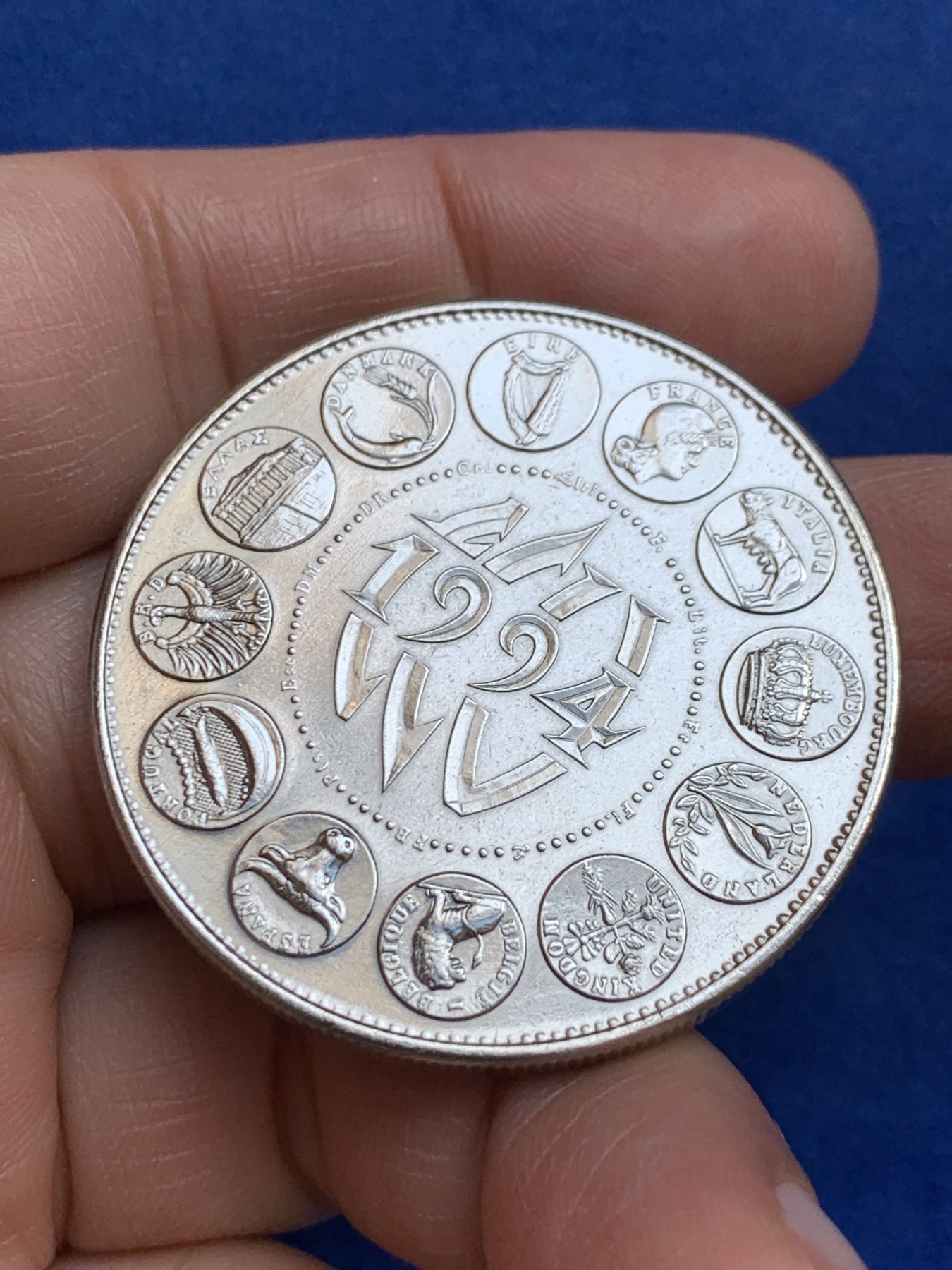 《竞宝斋》第238场-周日，周一，周二，周三 疯狂4连拍 (全场包邮) 法国 1994年 艾古镍币 30.41克 41.1mm