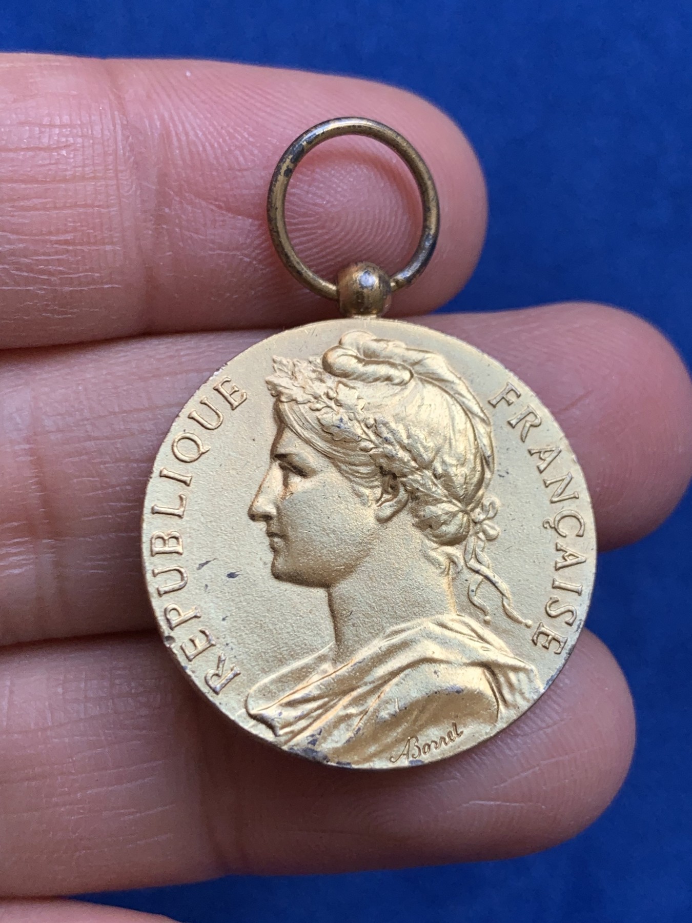 《竞宝斋》第238场-周日，周一，周二，周三 疯狂4连拍 (全场包邮) 法国1974年 女神 镀金银章 10克 27mm